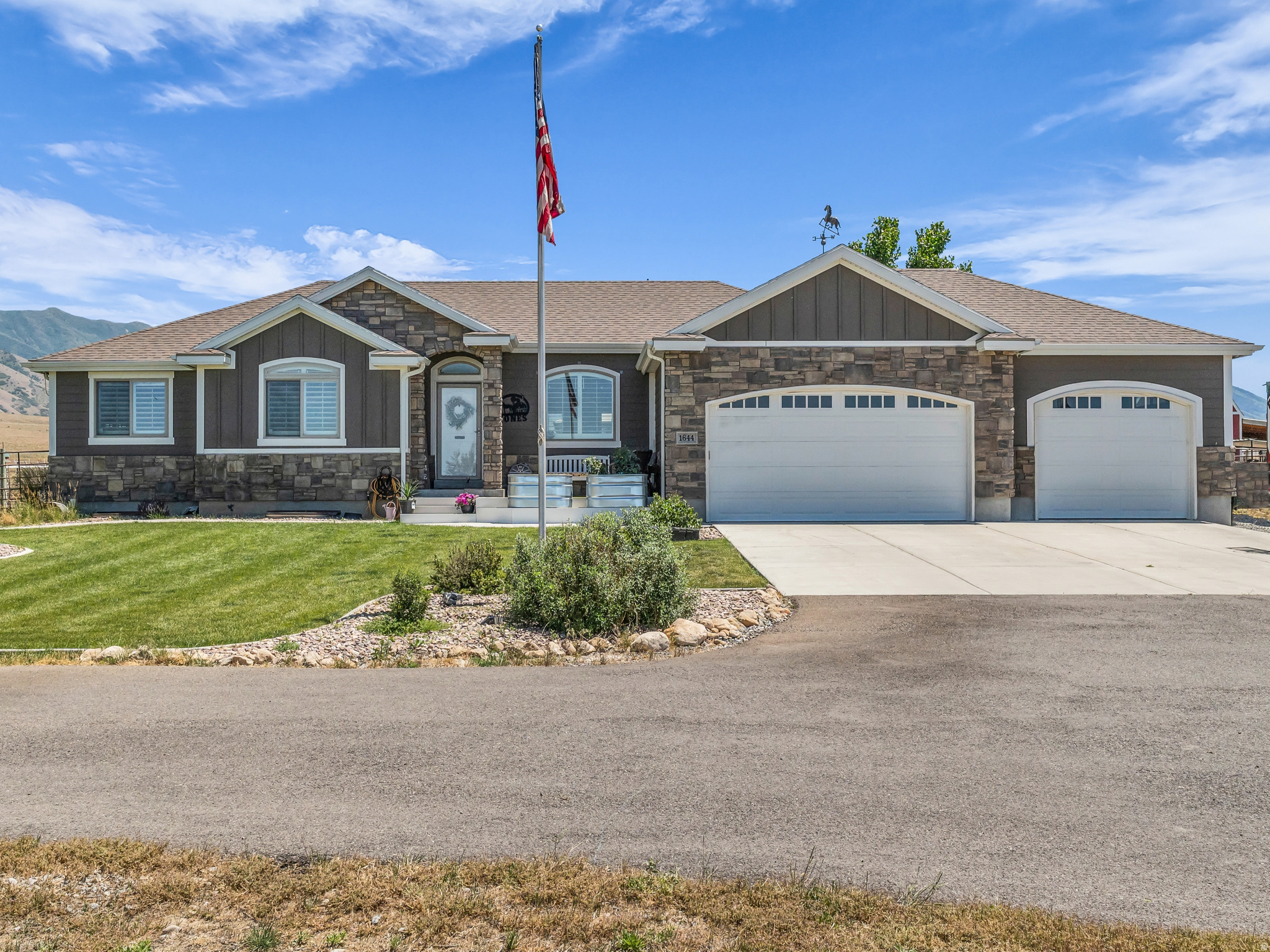 1644 E ARROWHEAD LN, Erda, UT 84074 — photo 1