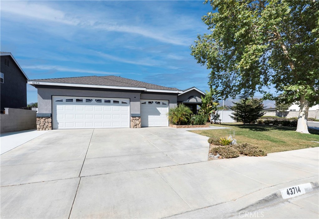 43714 Amazon, Hemet, CA 92544 — photo 1
