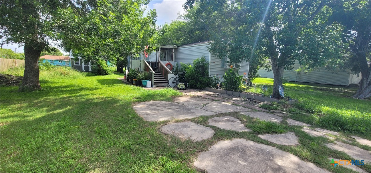 706 W Cleveland Avenue, Seadrift, TX 77983 — photo 1