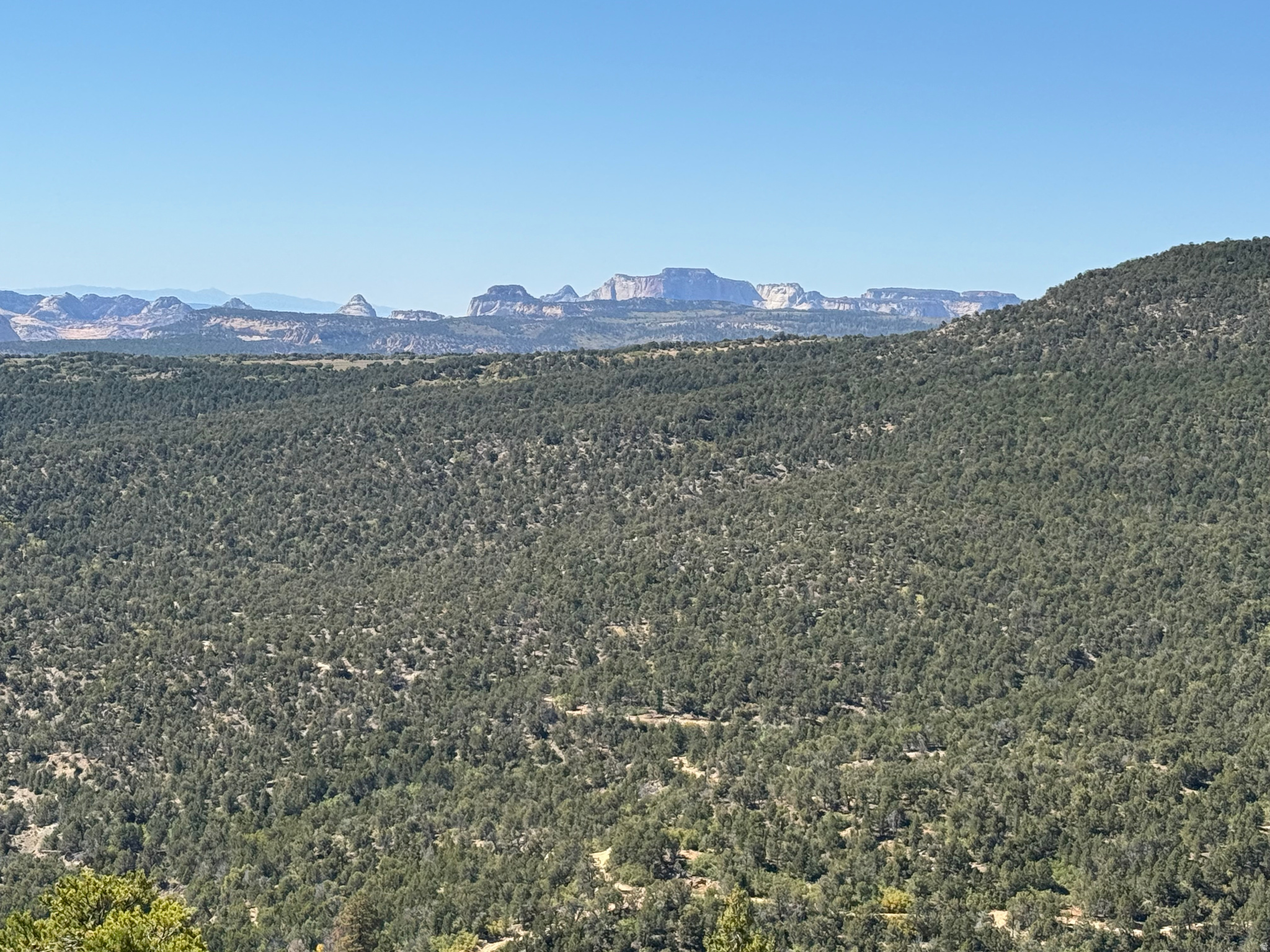 2 MINERAL SPRINGS RD, Mount Carmel, UT 84755 — photo 1