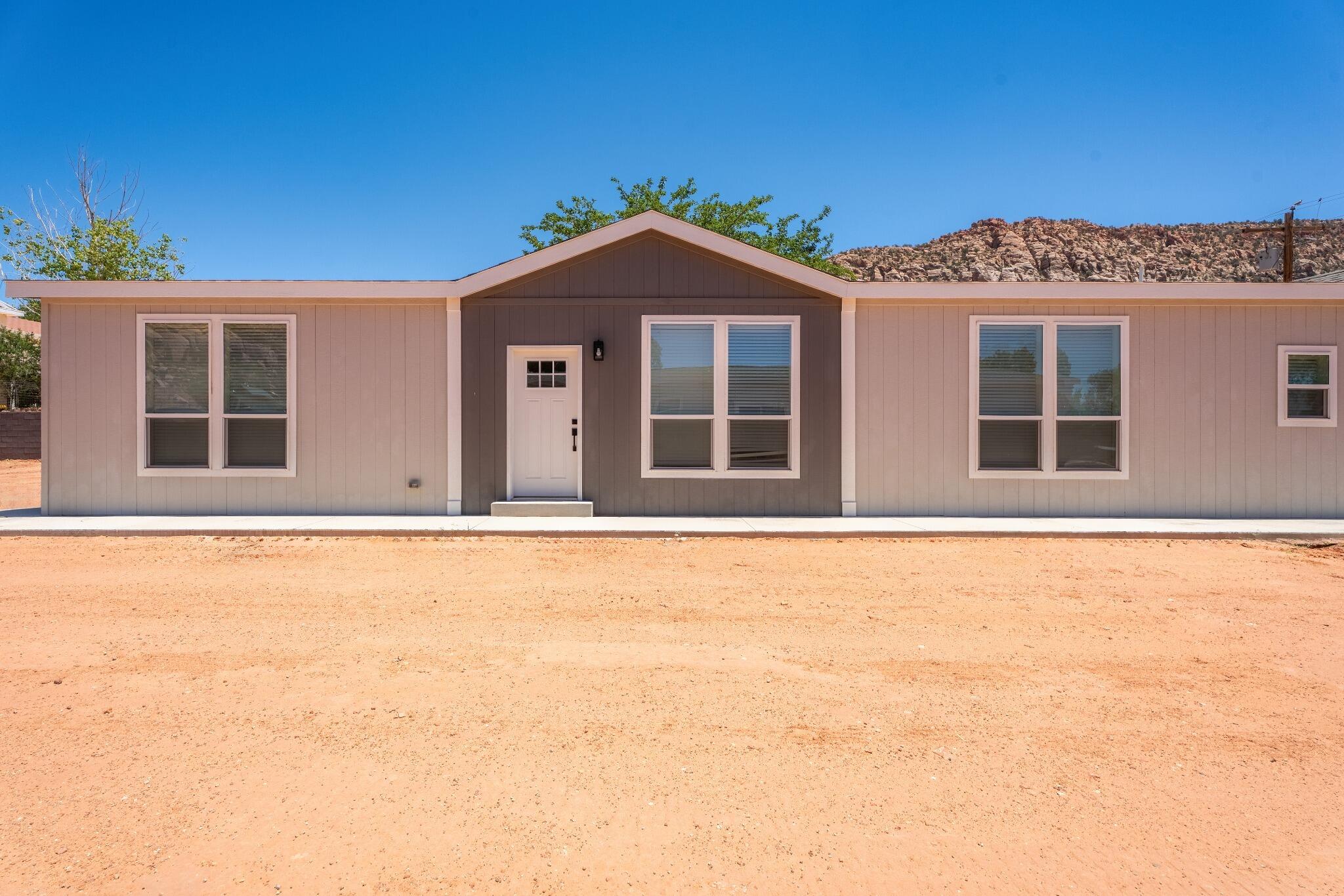 476 E Jessop Ave, Hildale, UT 84784 — photo 1