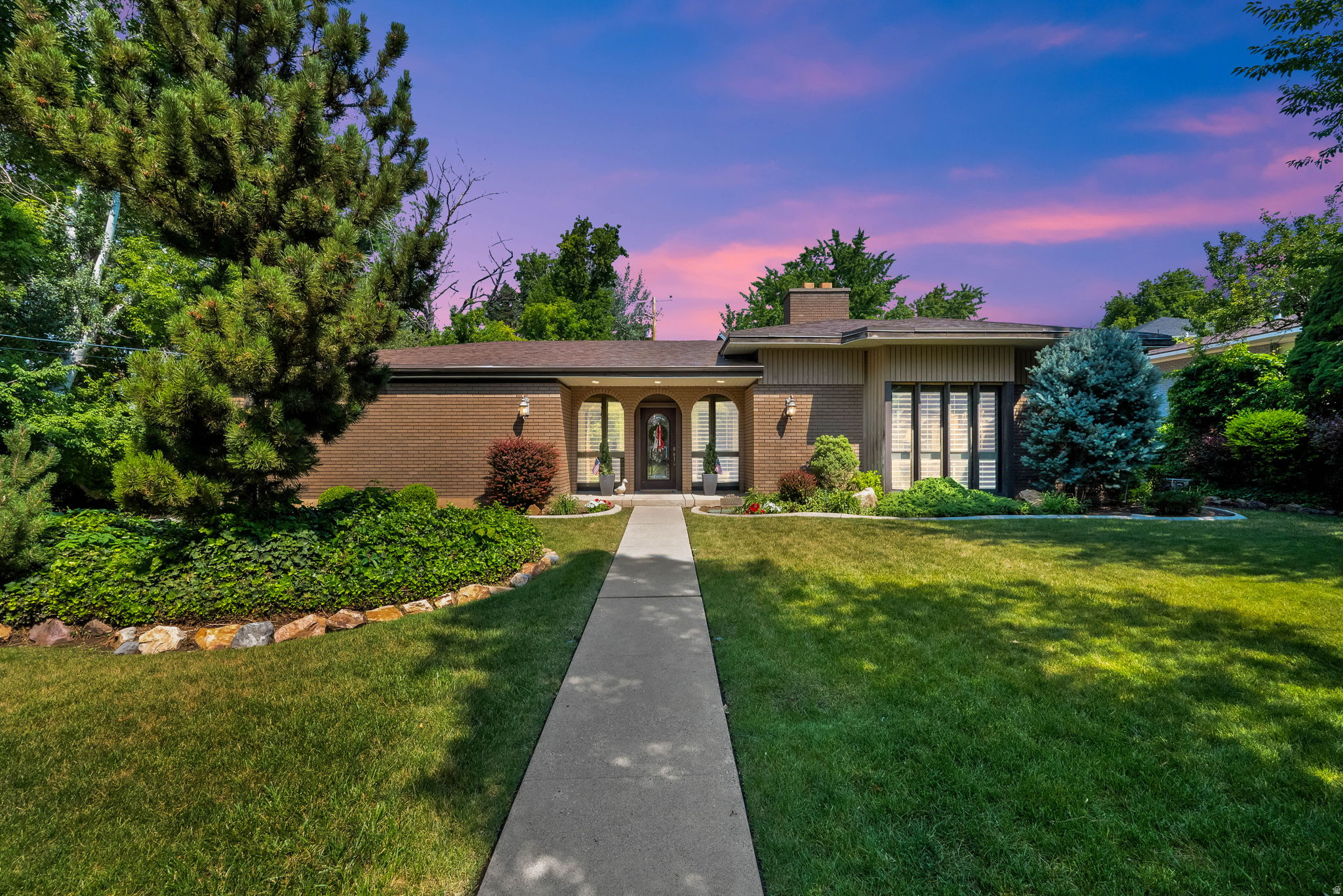 2801 E VALLEY VIEW AVE, Holladay, UT 84117 — photo 1