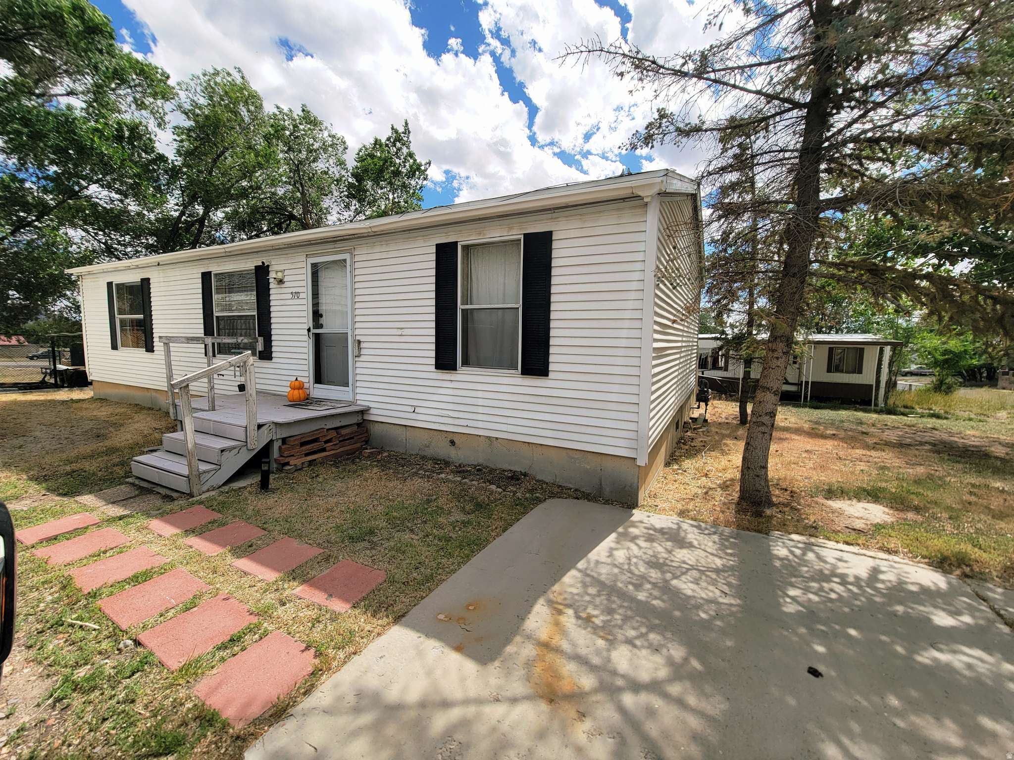 570  PINION ST