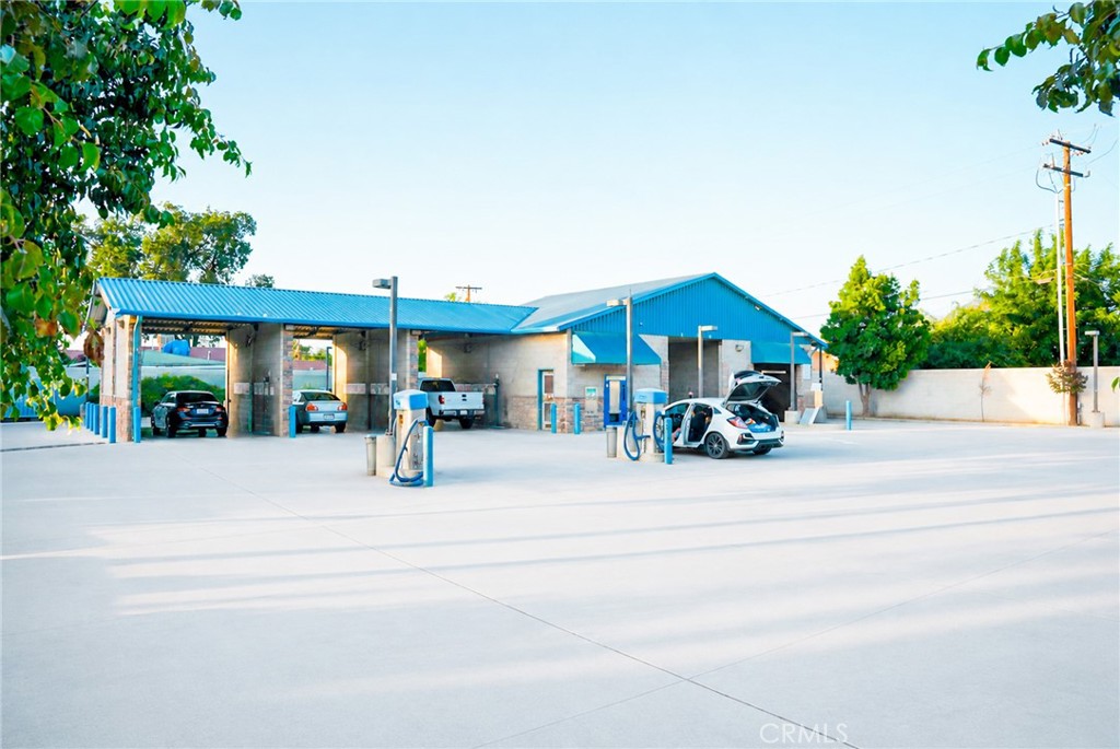 1220 W Houston, Visalia, CA 93291 — photo 1