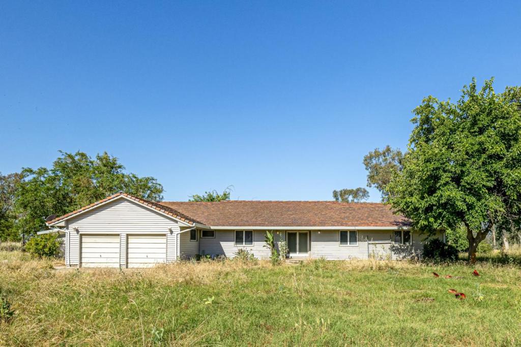 3205 Fifield Road, Pleasant Grove, CA 95668 — photo 1