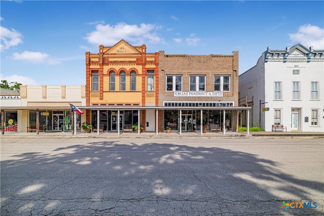 212 S Commercial Street