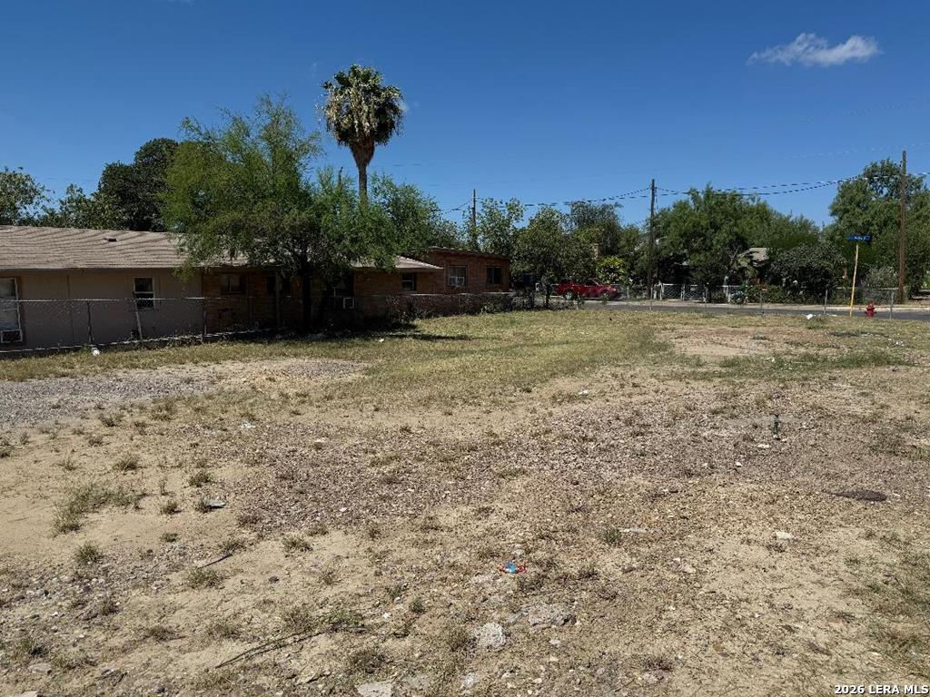 894 Concho St, Eagle Pass, TX 78852 — photo 1