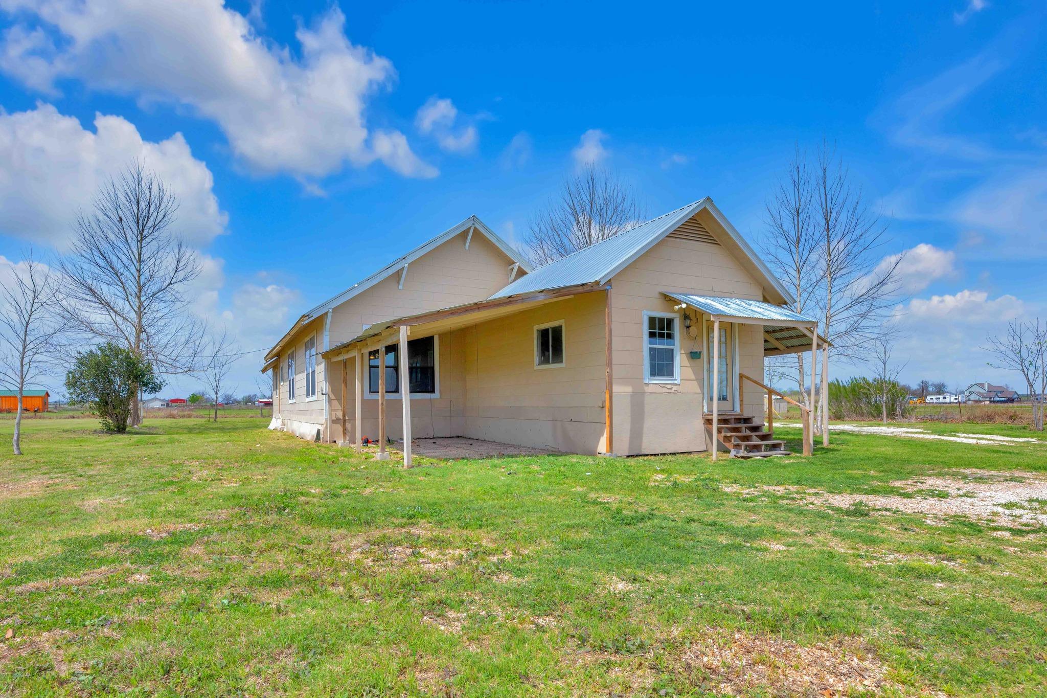 10001  Fm 1331 None, Taylor, TX 76574 — photo 1