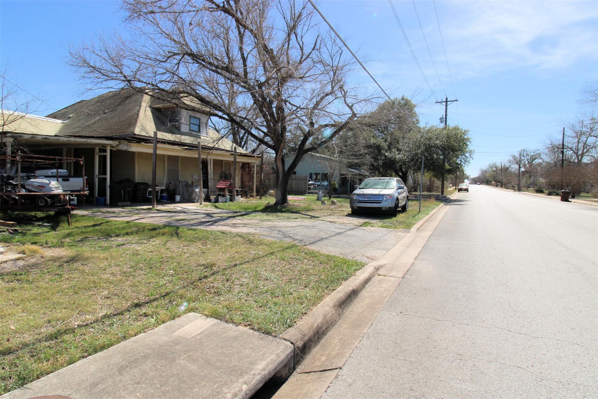 402  Trinity St