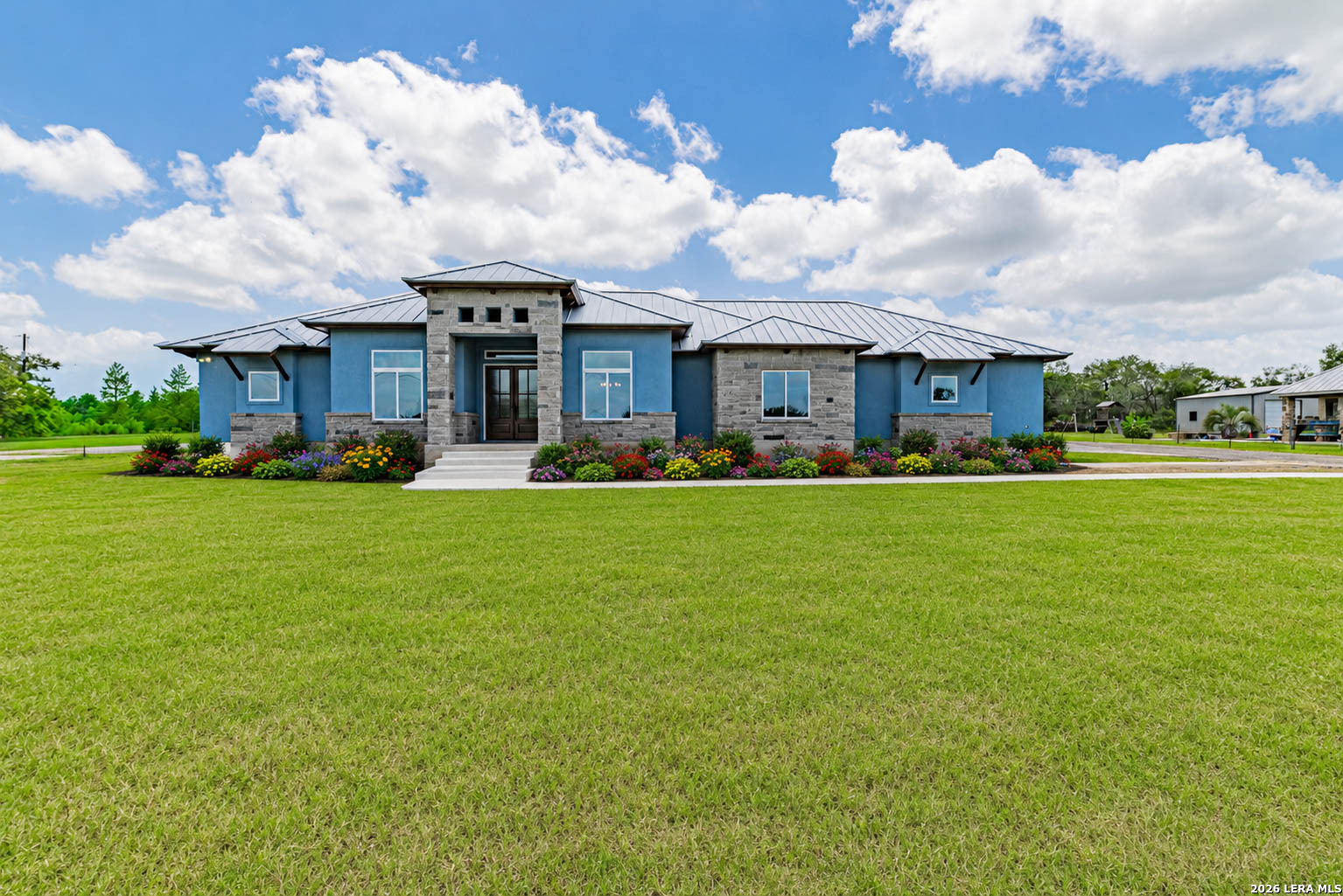 731 County Road 356, Adkins, TX 78101 — photo 1