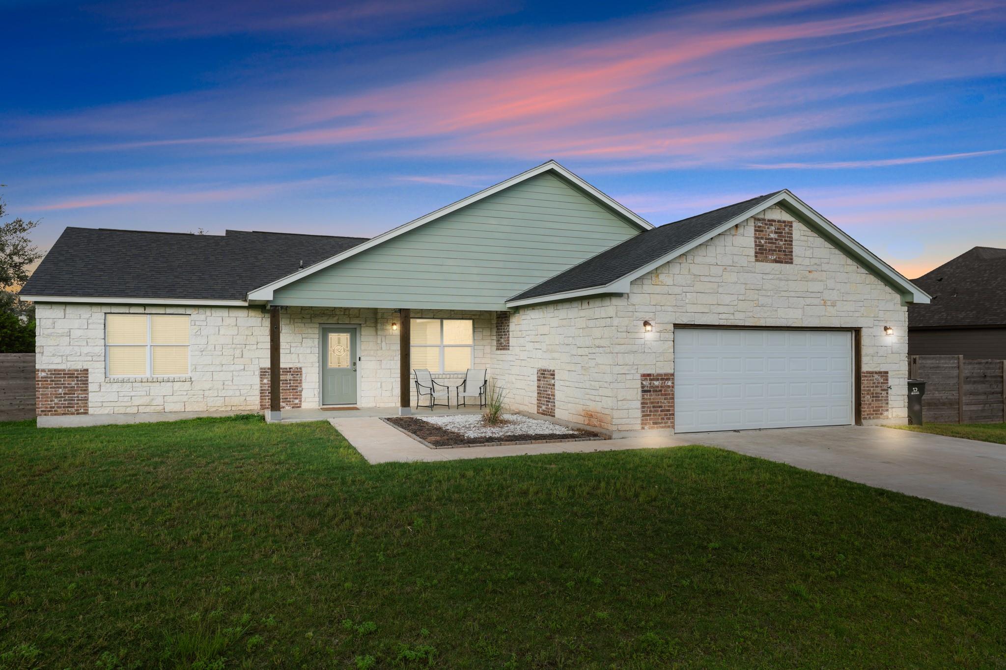 125 Naalehu Ct, Bastrop, TX 78602 — photo 1