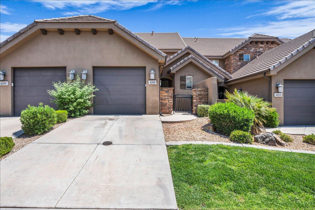 4209 E TORREY PINES DR, Washington, UT 84780 — photo 1