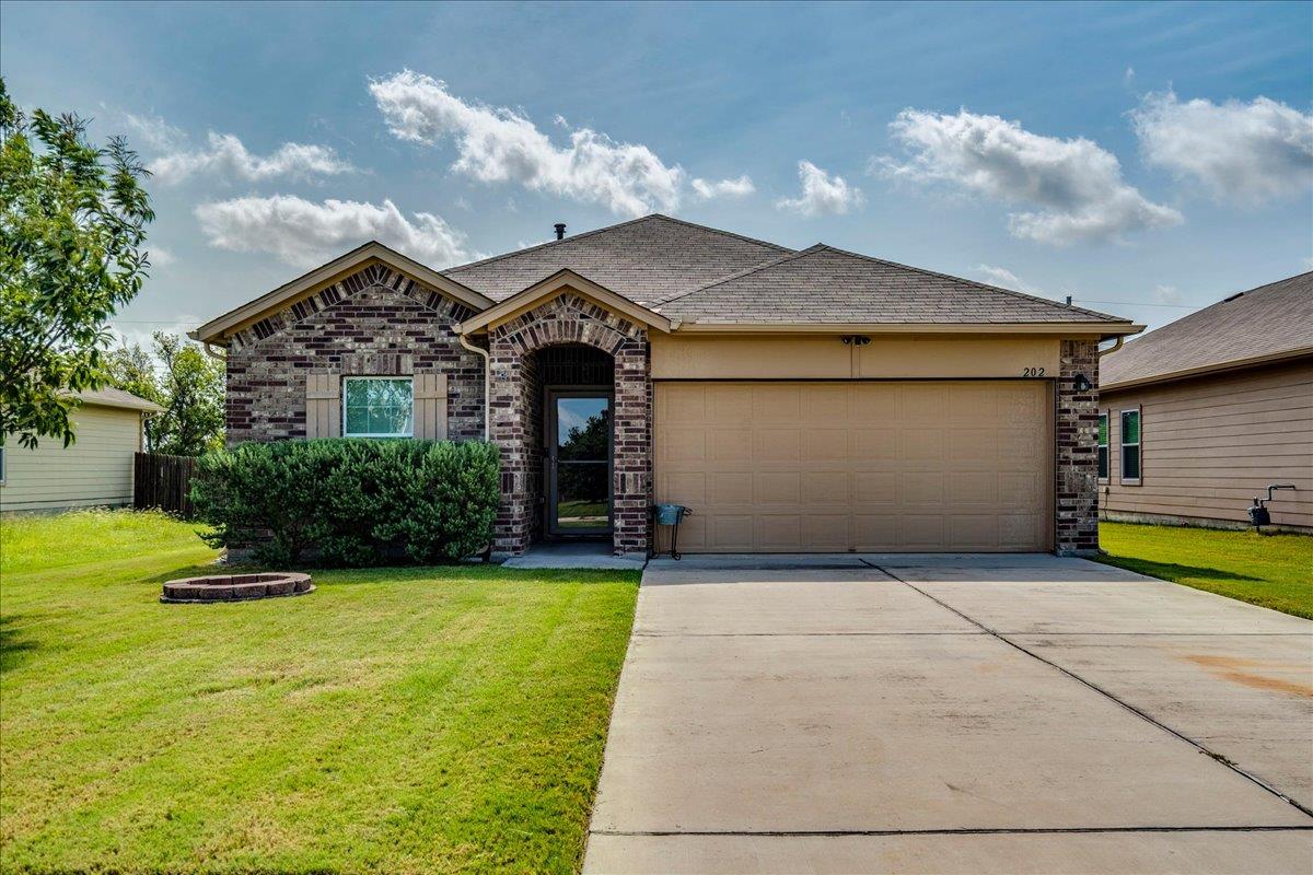 202 Hess Dr, Kyle, TX 78640 — photo 1