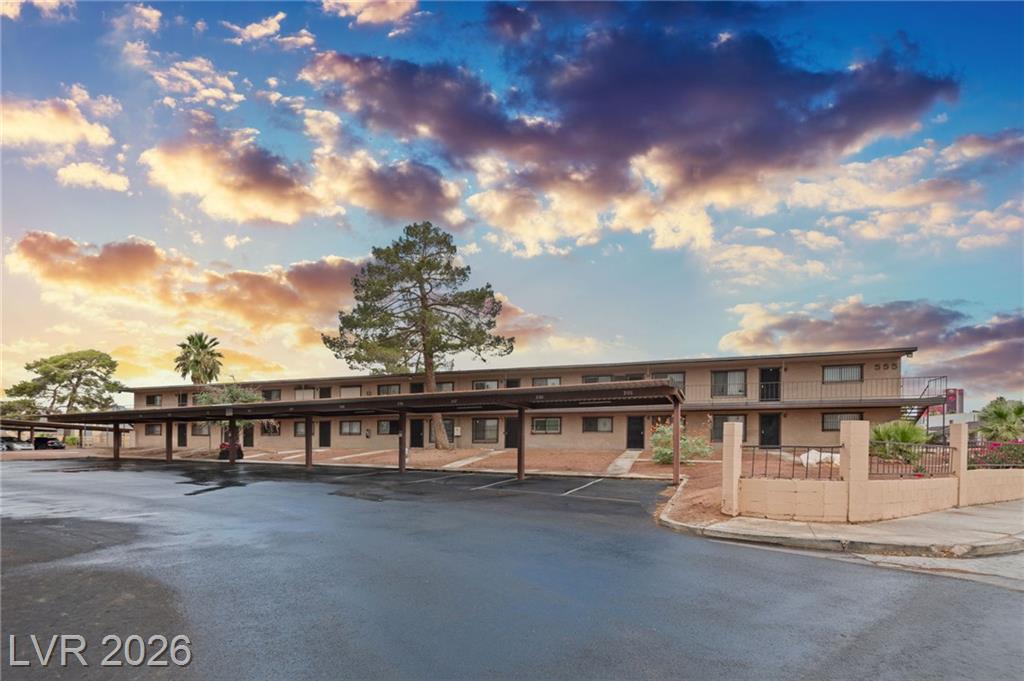 555 South Royal Crest Circle 9, Las Vegas, NV 89169 — photo 1