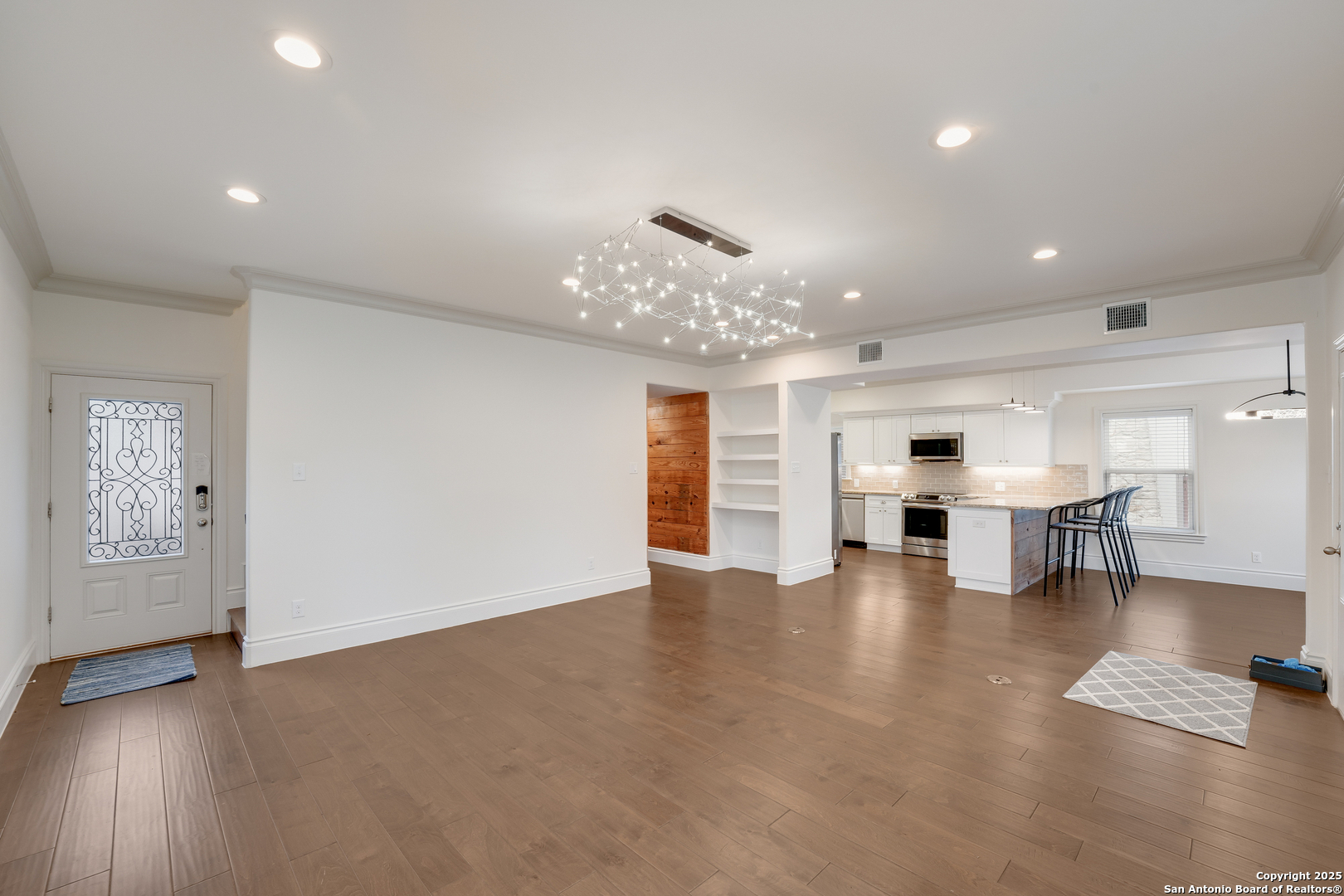 402 Elmhurst, ,  78209 — photo 1