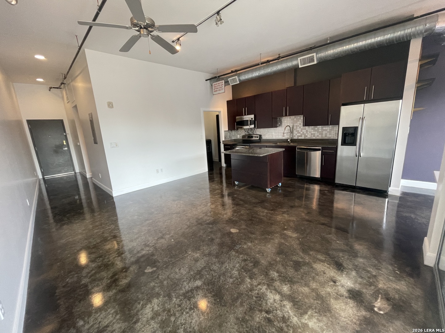 831 Flores Street, ,  78204 — photo 1