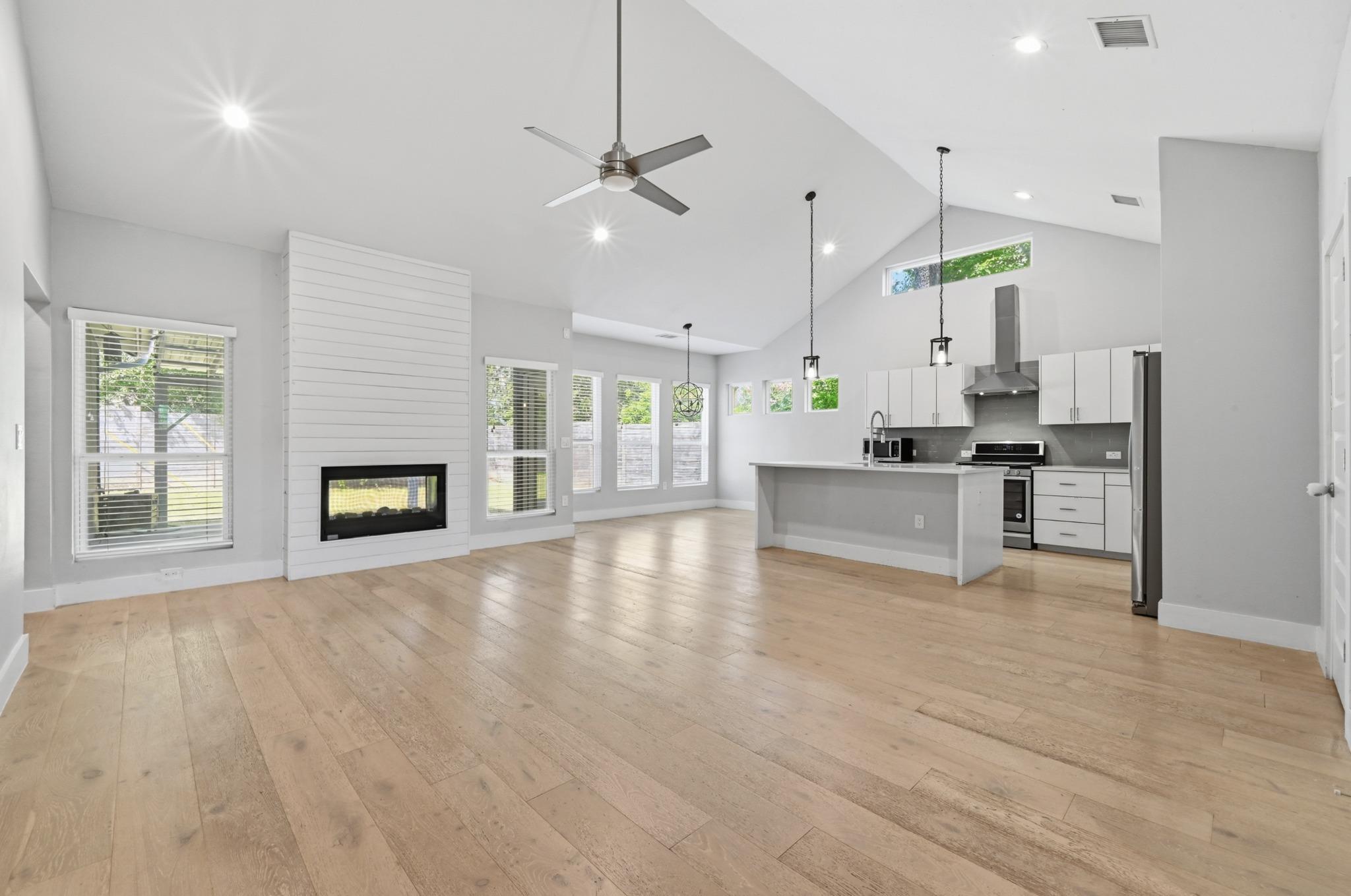 4207 Alexandria, Austin, TX 78749 — photo 1
