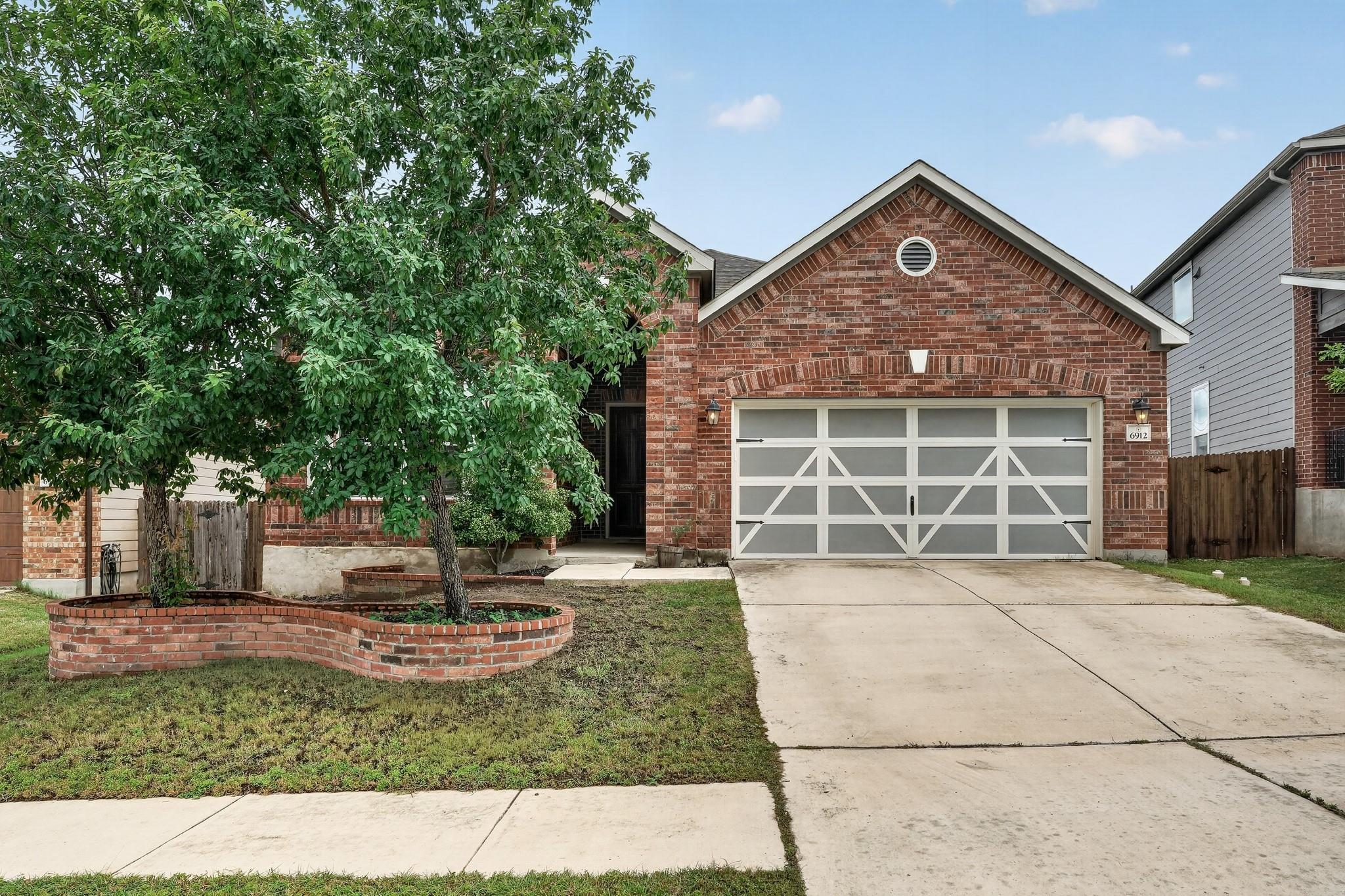 6912 Ondantra, Austin, TX 78744 — photo 1