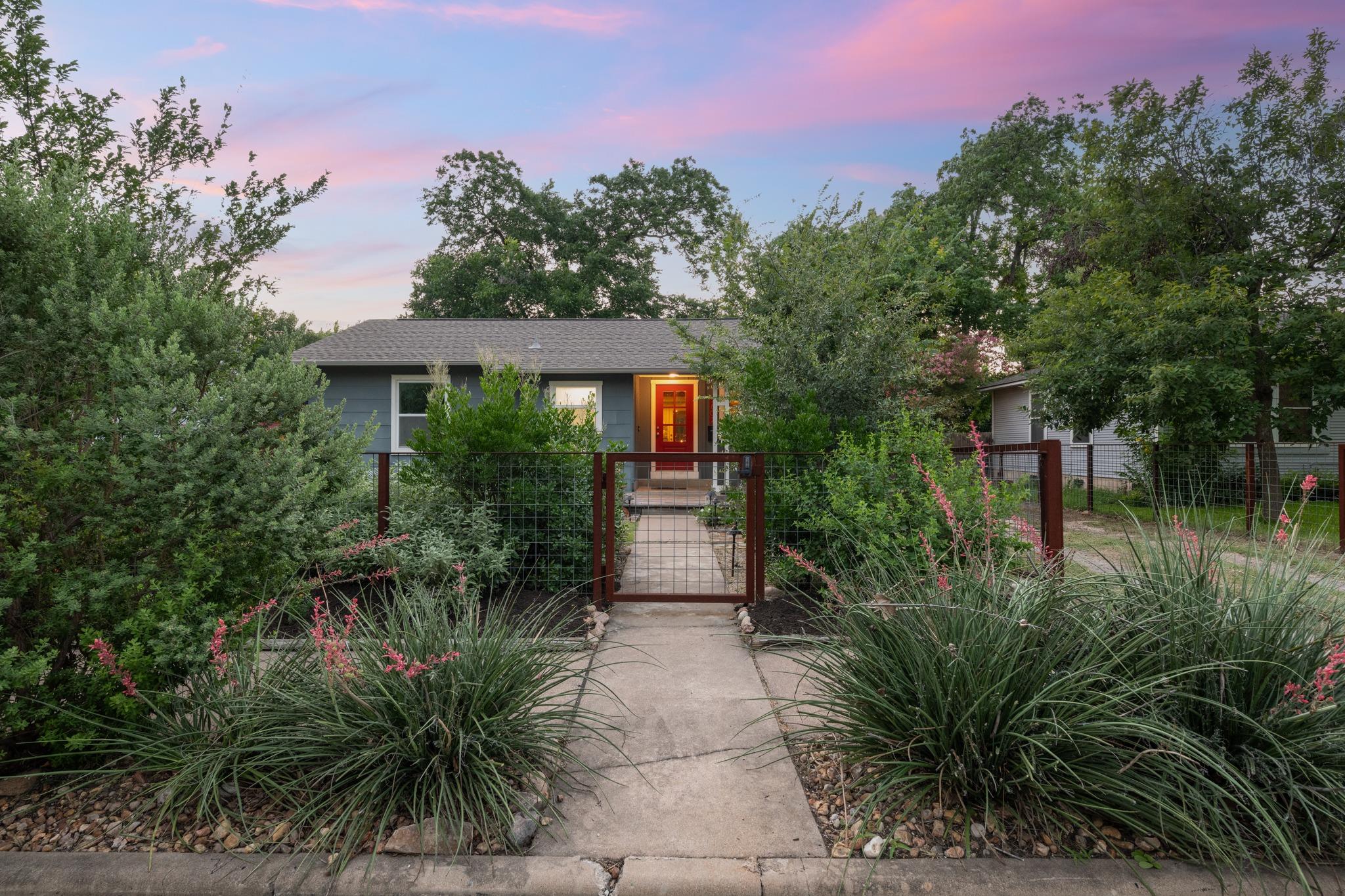 5802 Chesterfield, Austin, TX 78752 — photo 1