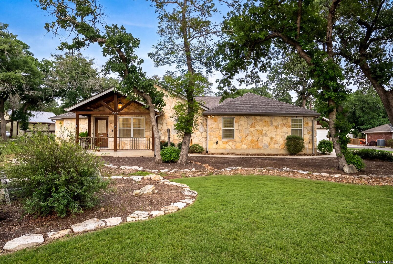 552 Jacobs Ln, La Vernia, TX 78121 — photo 1