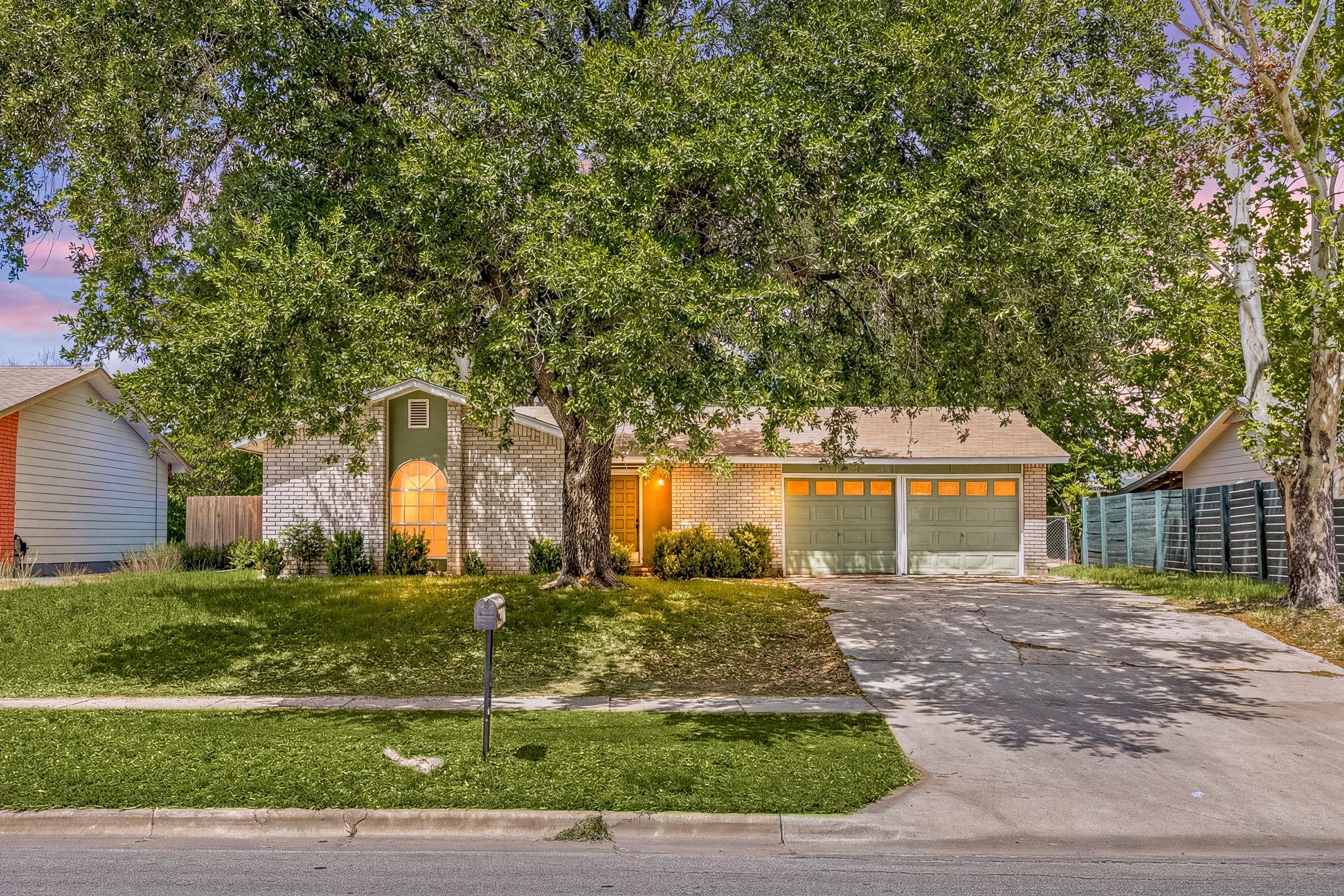 2412 E Stassney, Austin, TX 78744 — photo 1