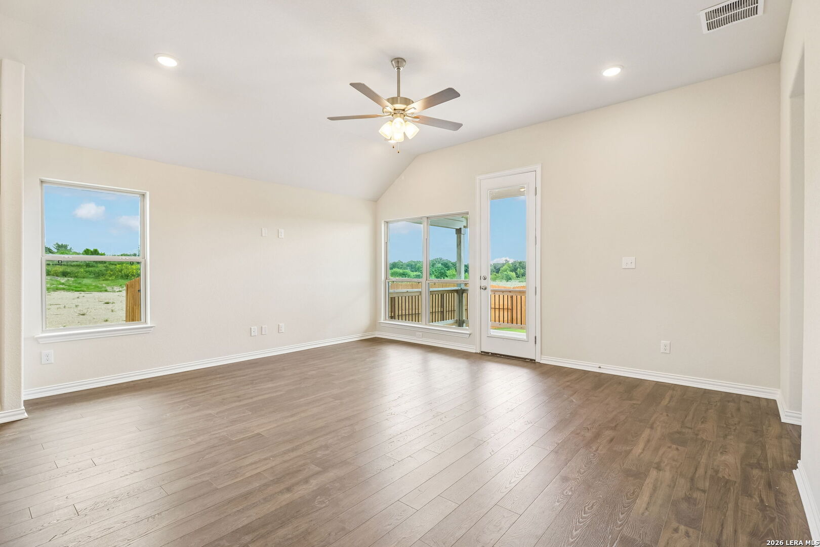 2137 Shepards Street, ,  78155 — photo 1