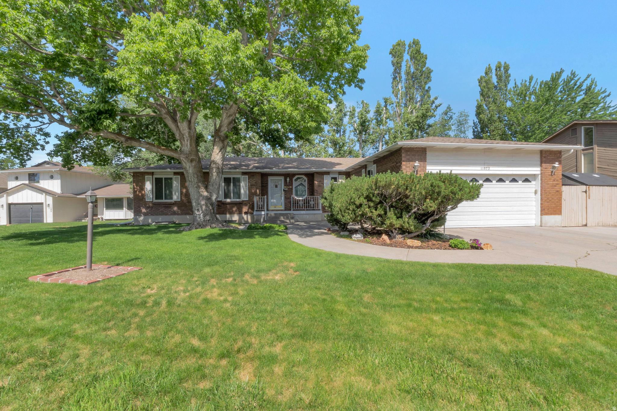 11072 S WINDY PEAK RIDGE DR #32, Sandy, UT 84094 — photo 1