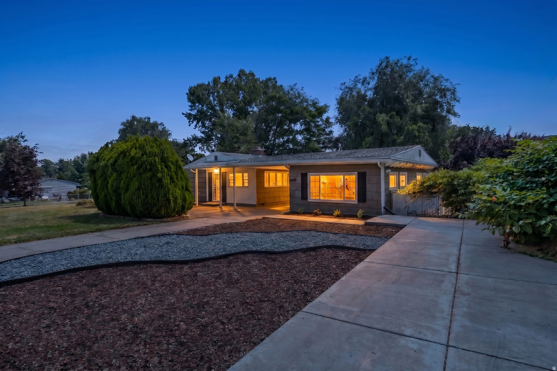 6915 S BROOKHILL DR, Cottonwood Heights, UT 84121 — photo 1