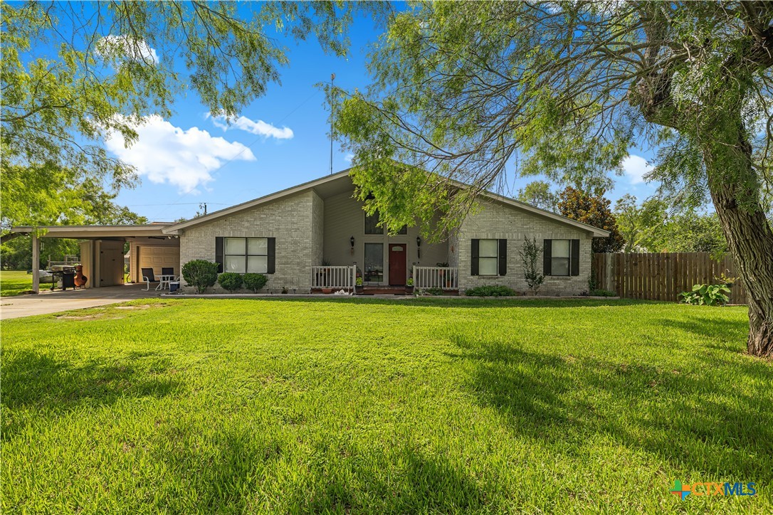 404 Cottonwood, Victoria, TX 77904 — photo 1