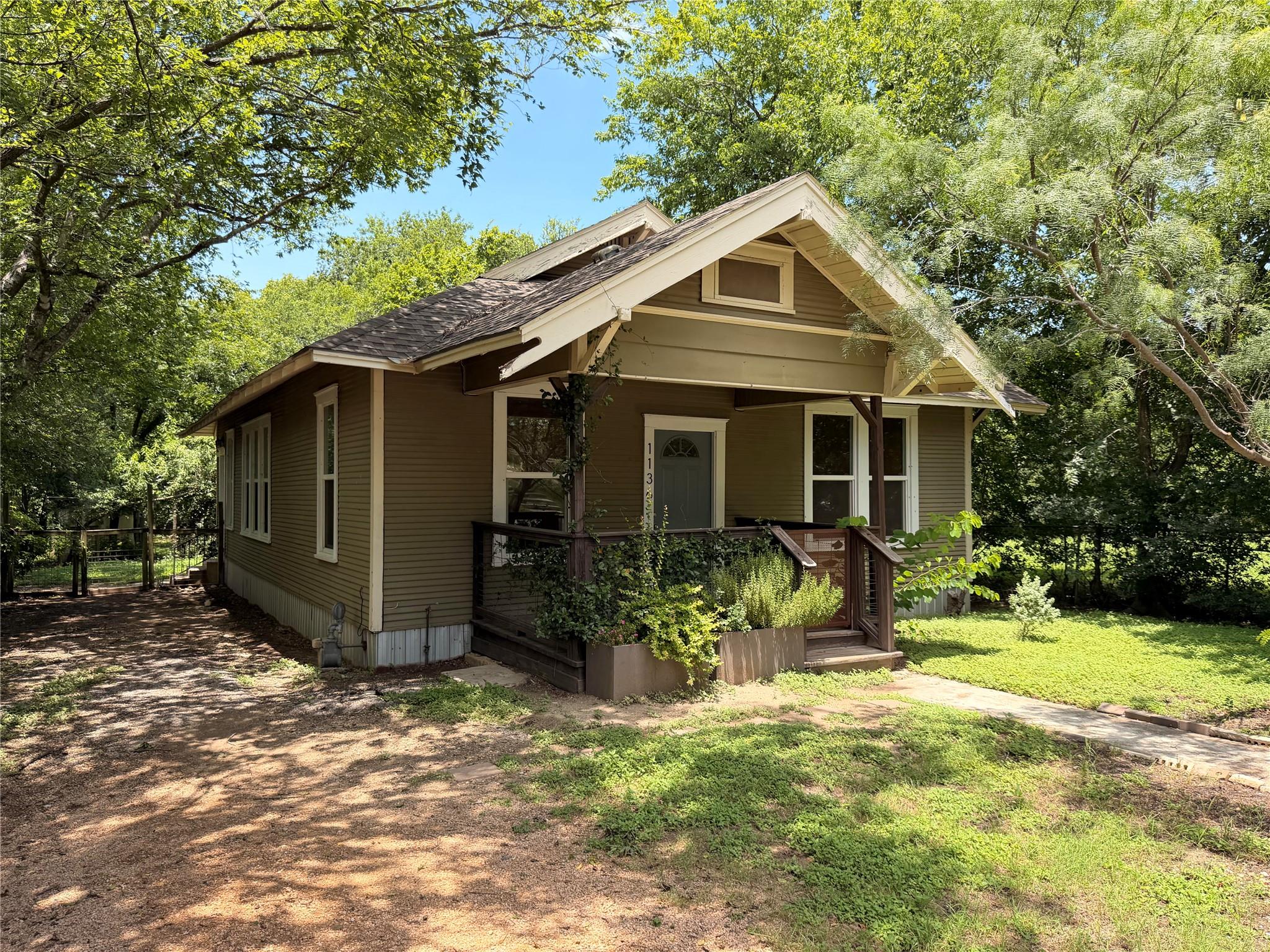 1136 Eleanor, Austin, TX 78721 — photo 1