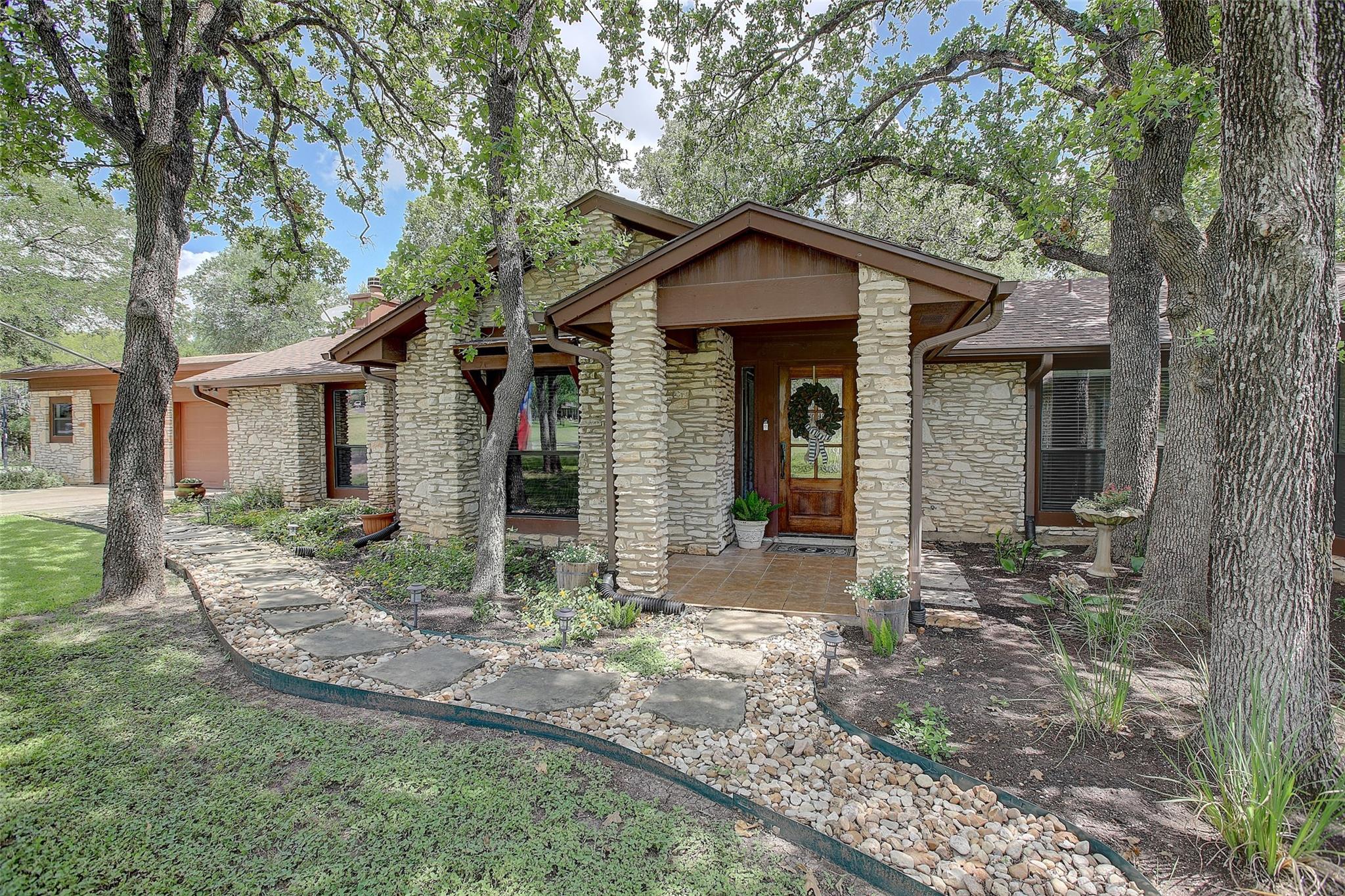 205 Esparada, Georgetown, TX 78628 — photo 1