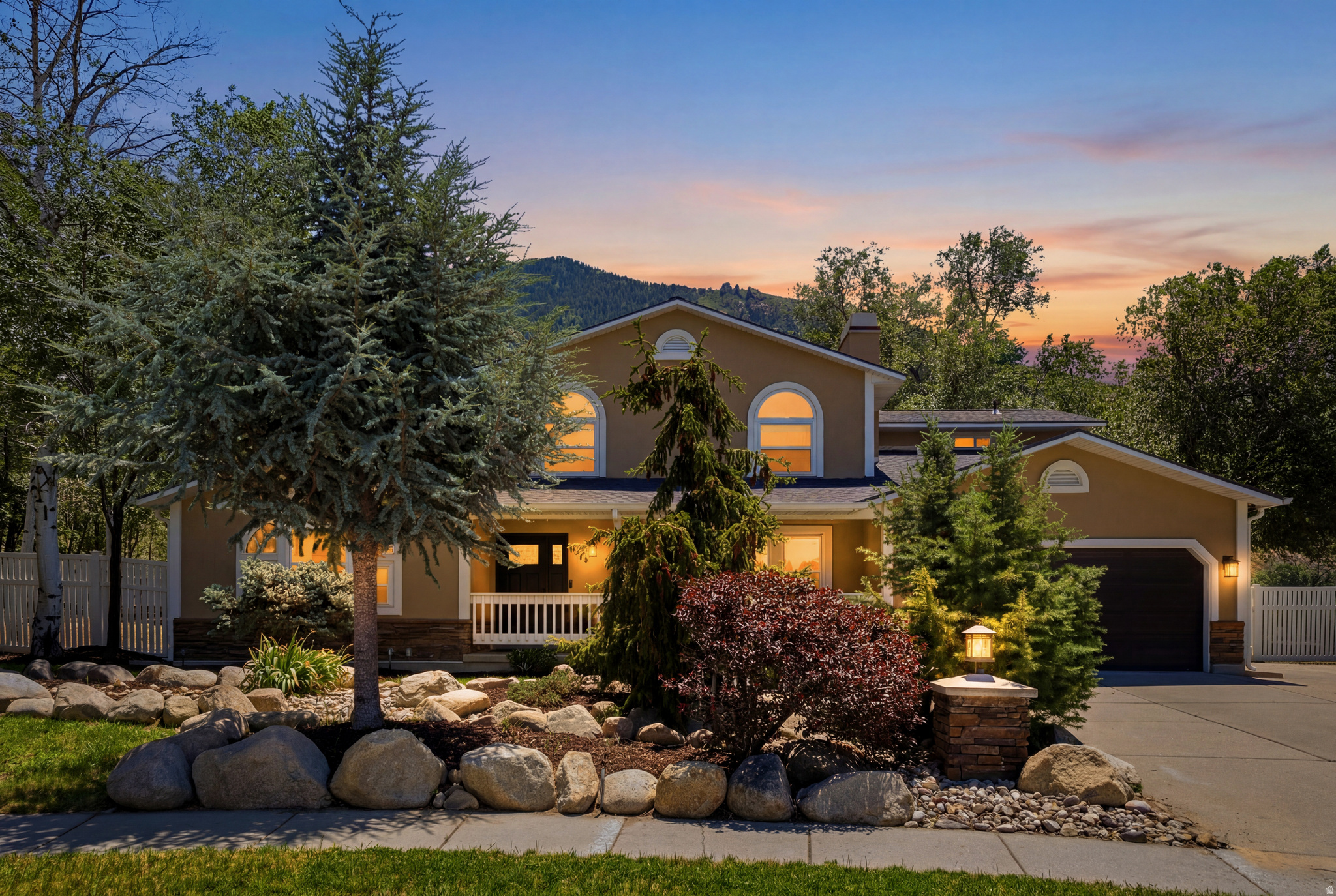 2744 E WOODHAMPTON CIR, Sandy, UT 84092 — photo 1
