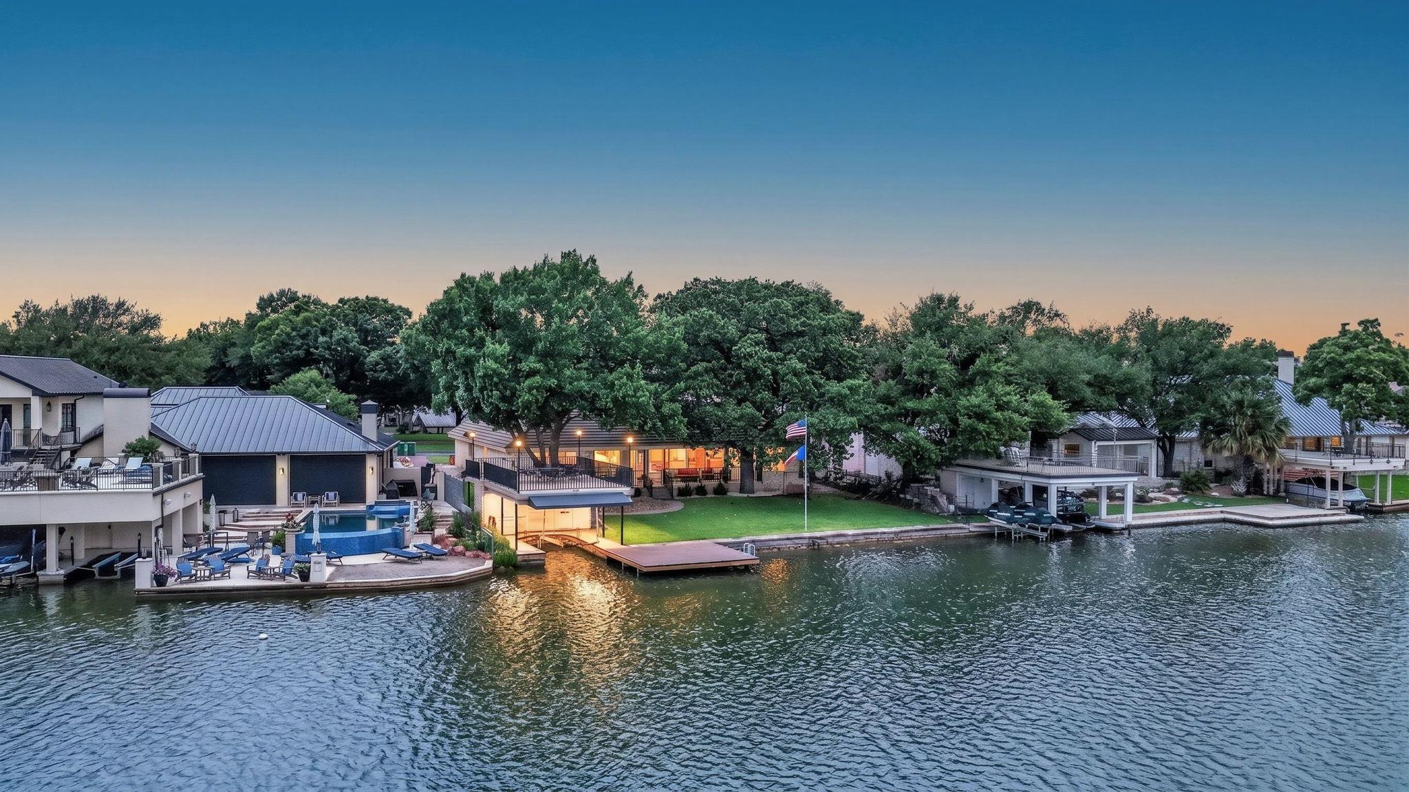 909 Red Sails, Horseshoe Bay, TX 78657 — photo 1