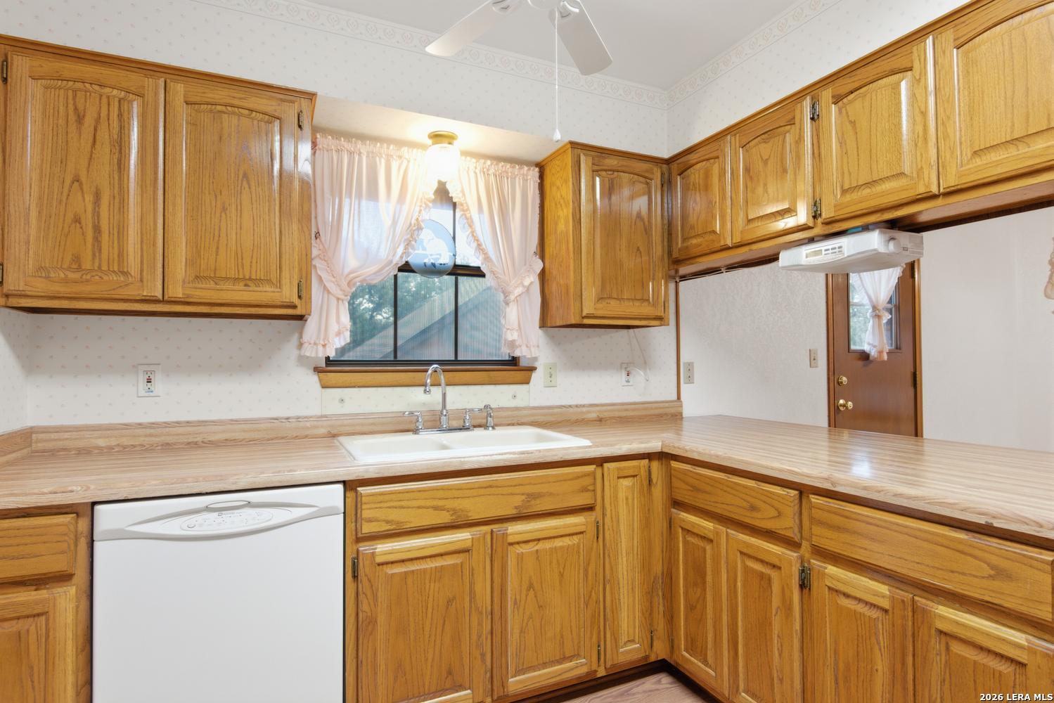 338 Twin Oaks Dr, ,  78121 — photo 1