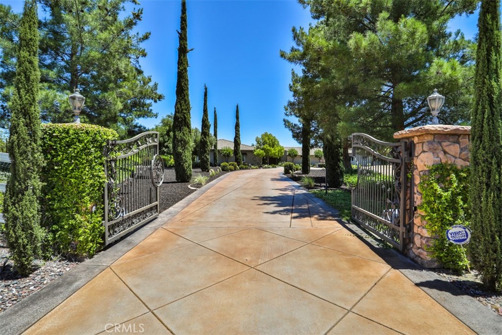 39520 Colleen Way, Temecula, CA 92592 — photo 1