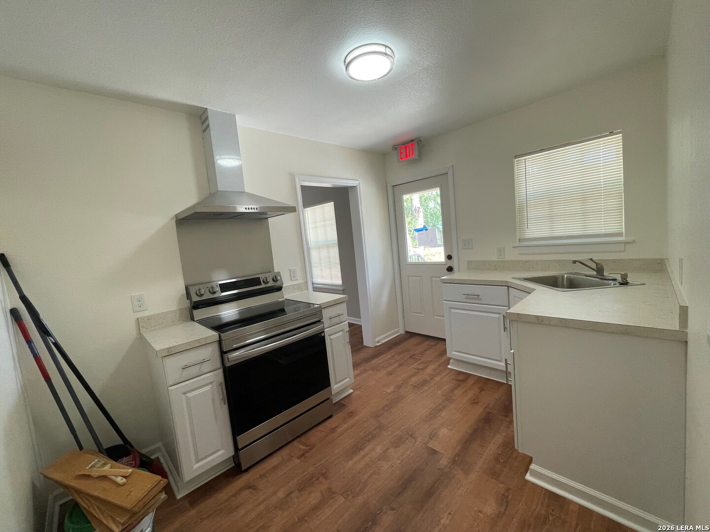 1507 Hilderbrand, ,  78202 — photo 1