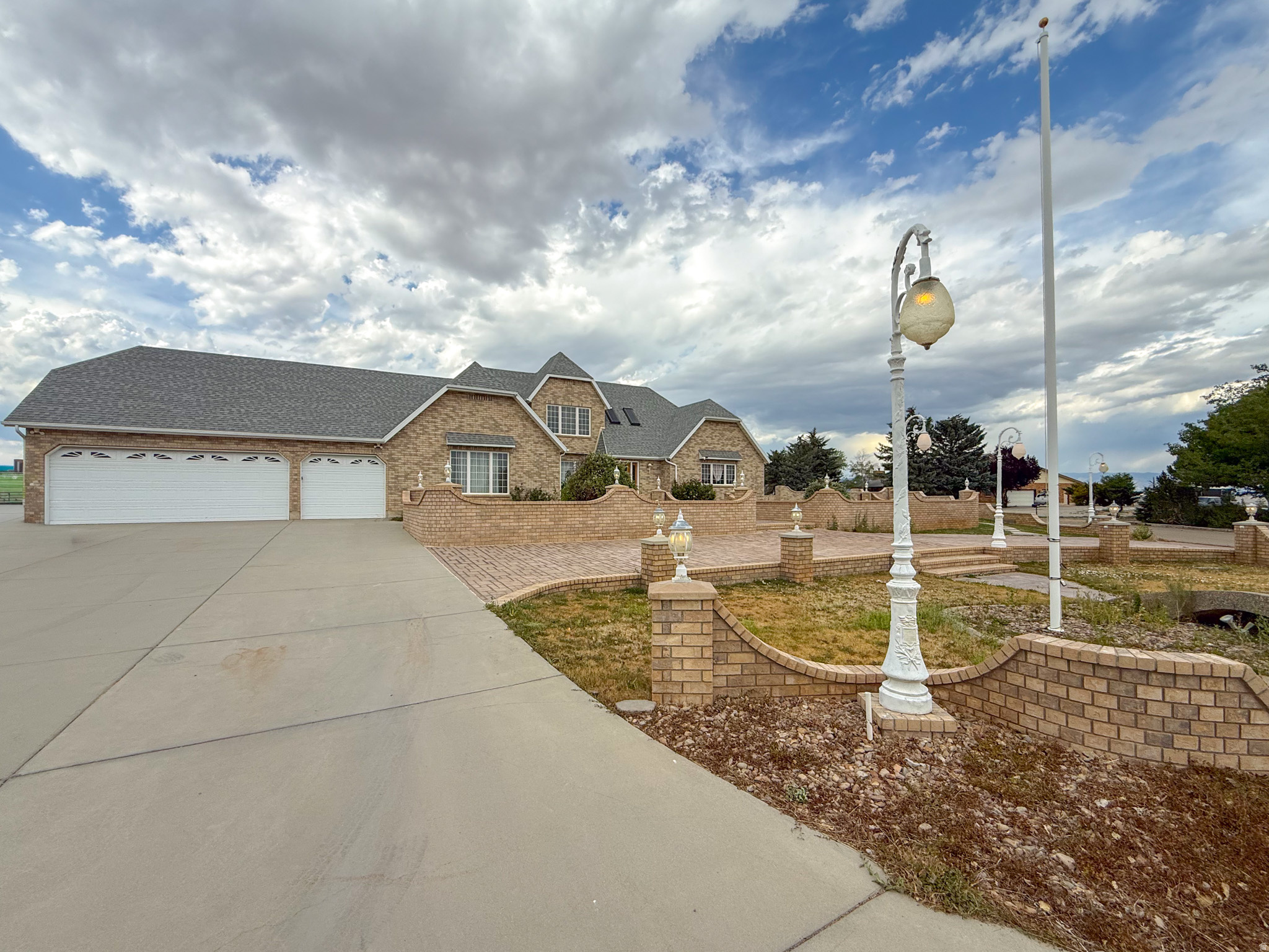 1402 SHEPHERD DR, Wellington, UT 84542 — photo 1