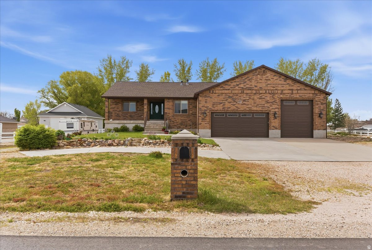 6237 W 4600 S, Hooper, UT 84315 — photo 1