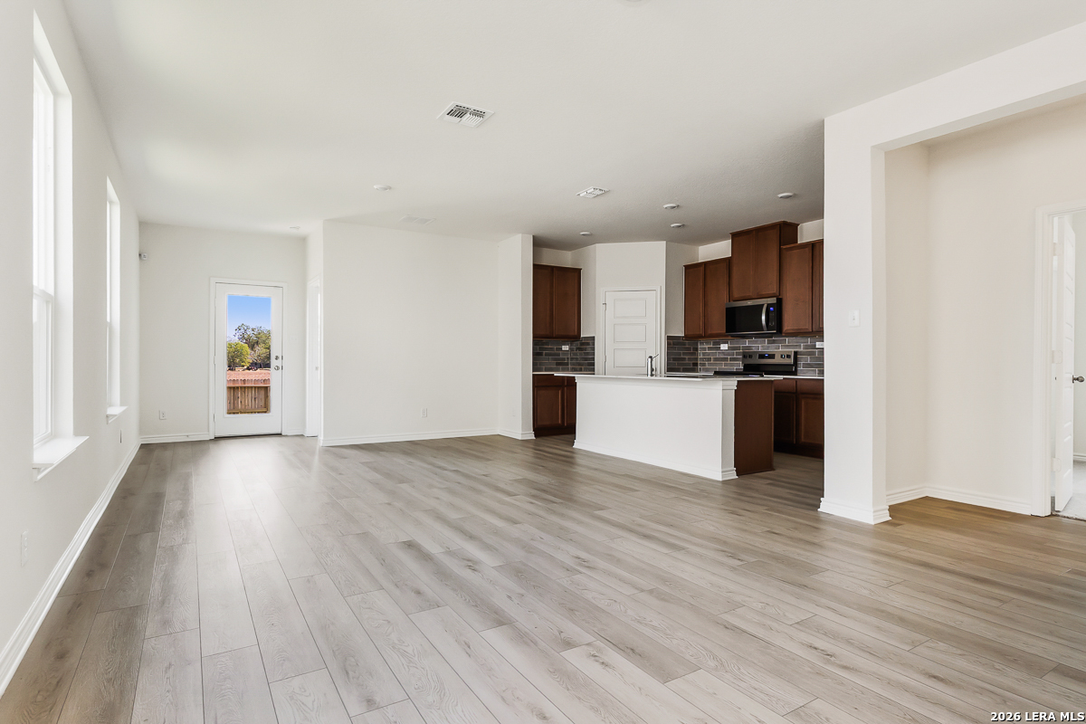 4112 SUNFIELD DR, ,  78155 — photo 1