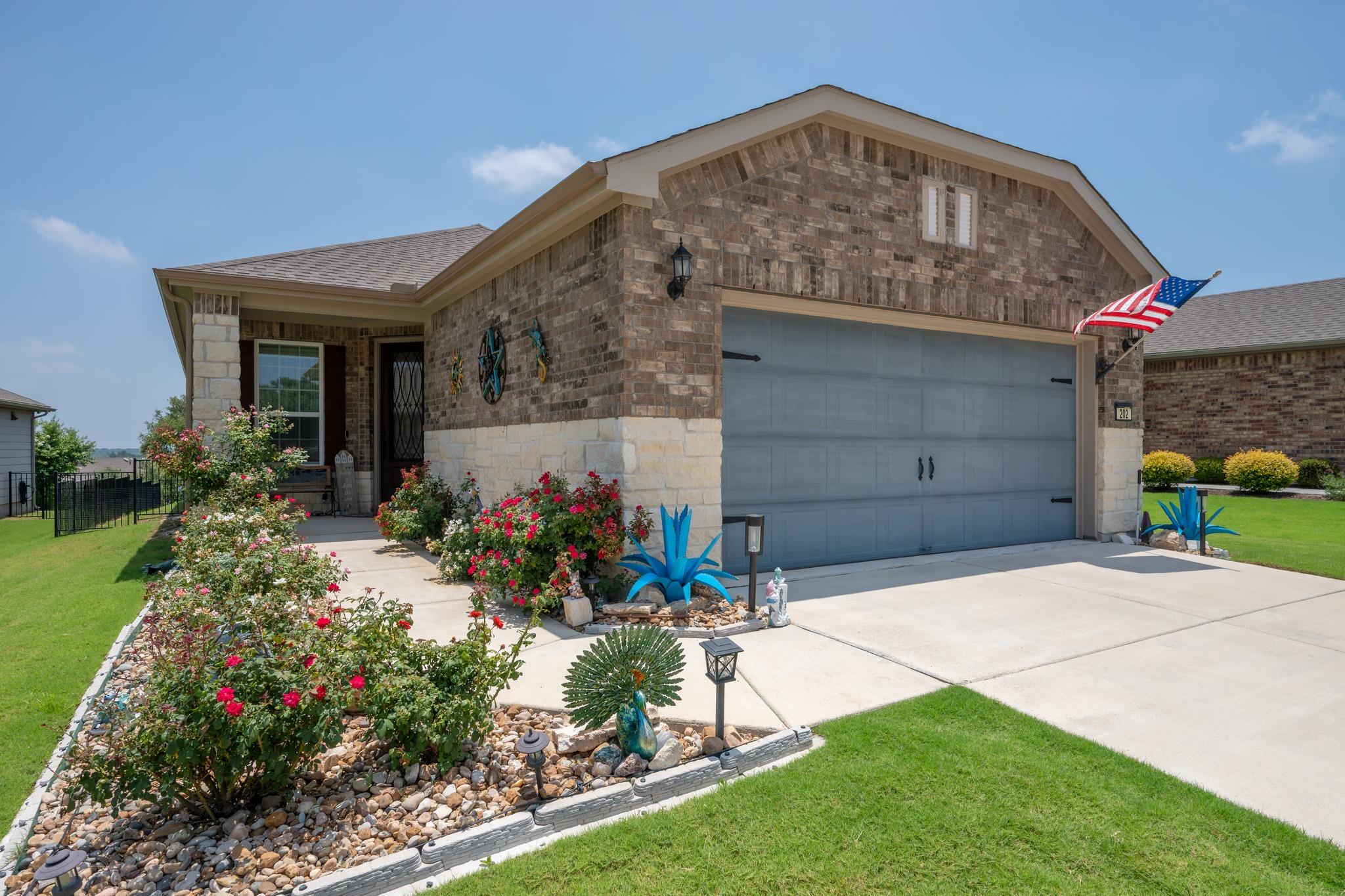 202 Yorktown, Georgetown, TX 78633 — photo 1