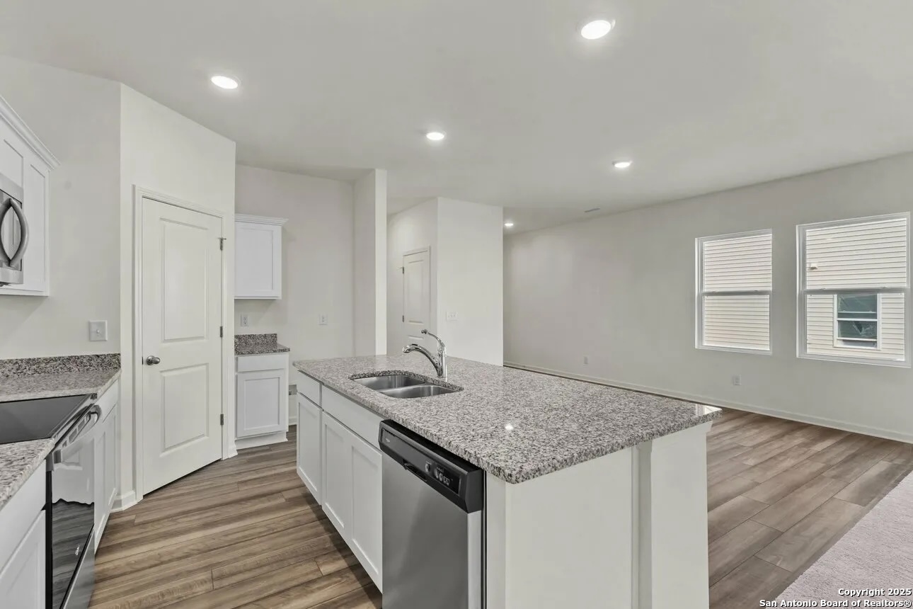 10161 Galineer Glen, ,  78154 — photo 1