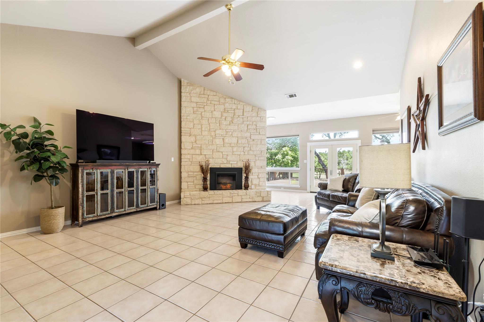 515 Liberty, Liberty Hill, TX 78642 — photo 1
