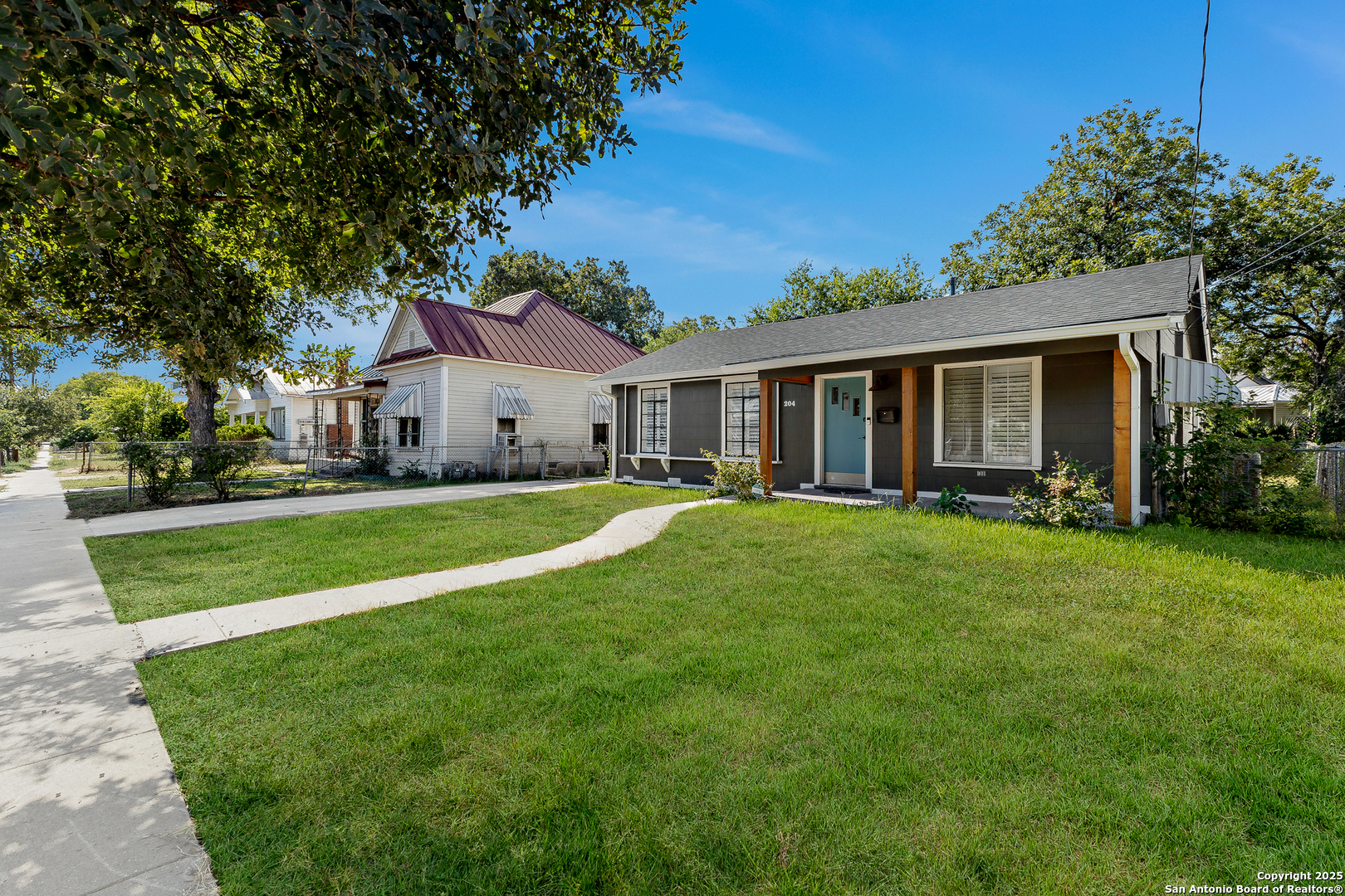 204 carolina, , 78210 — photo 1