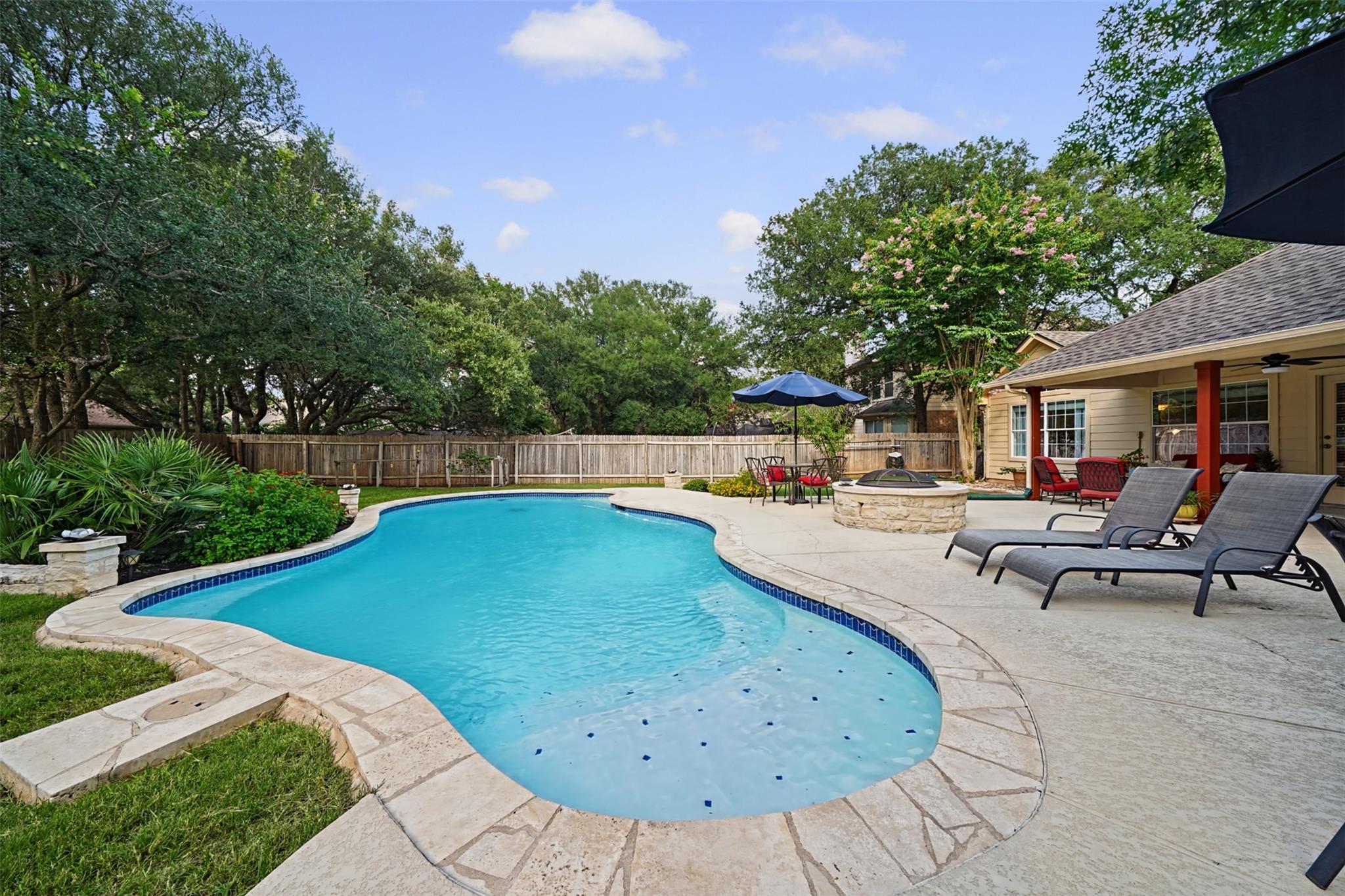 526 Cullen, Buda, TX 78610 — photo 1