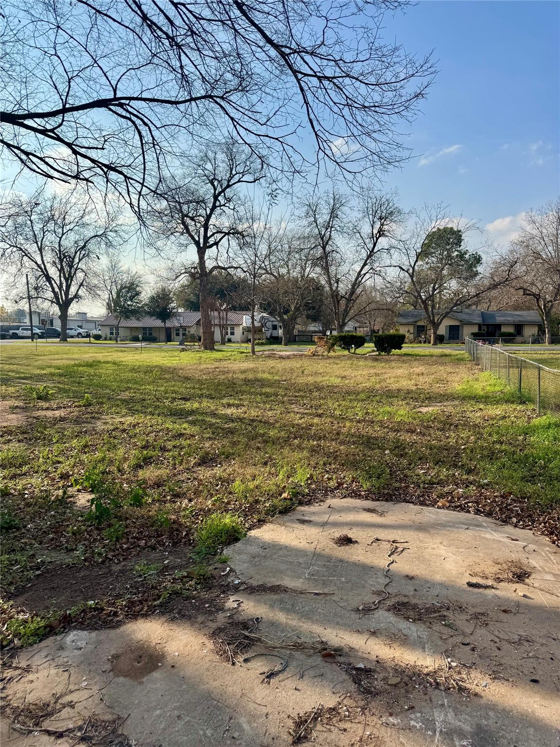 104 Byrne, Smithville, TX 78957 — photo 1