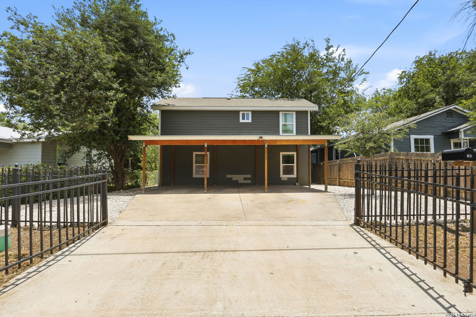1522 S Elmendorf, San Antonio, TX 78207 — photo 1