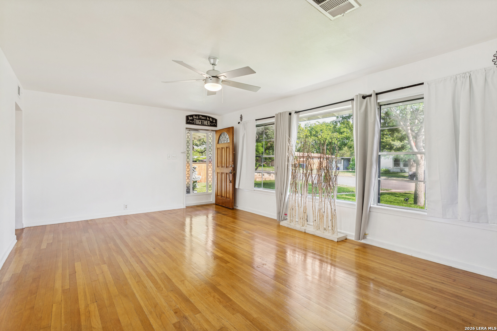219 Pinewood Ln, ,  78216 — photo 1