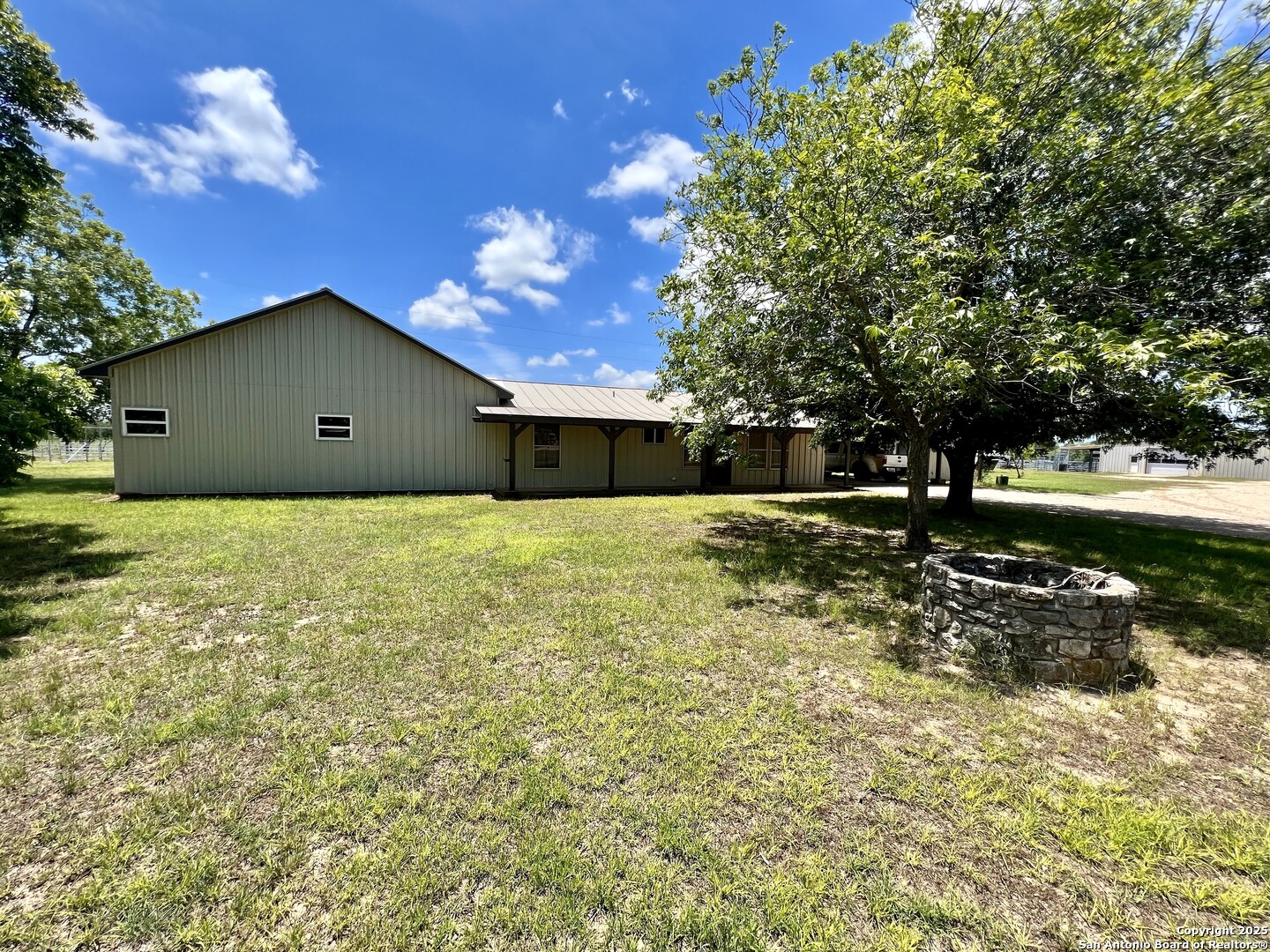 1543 CR 215, , 78605 — photo 1