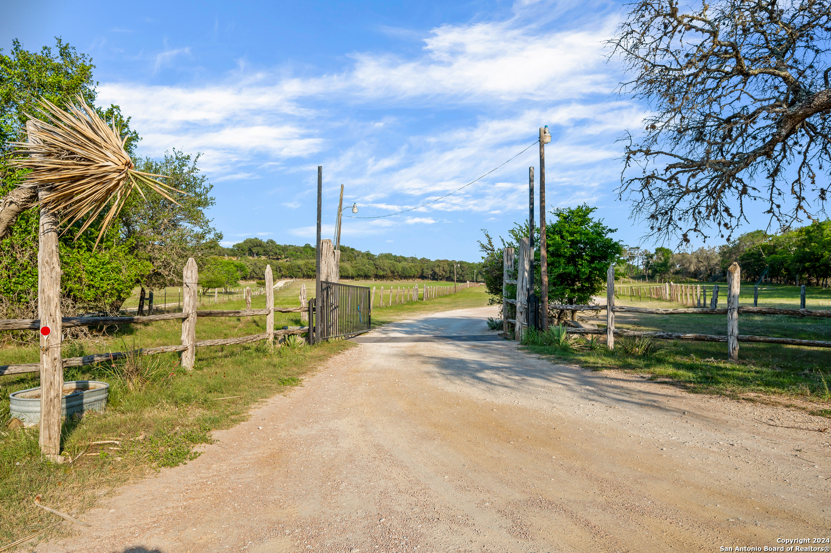 109 Waring Welfare, Boerne, TX 78015 — photo 1