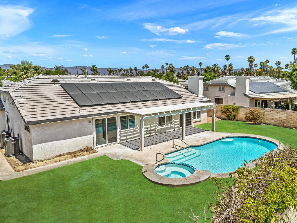 76 Sutton Place S, Palm Desert, CA 92211 — photo 1